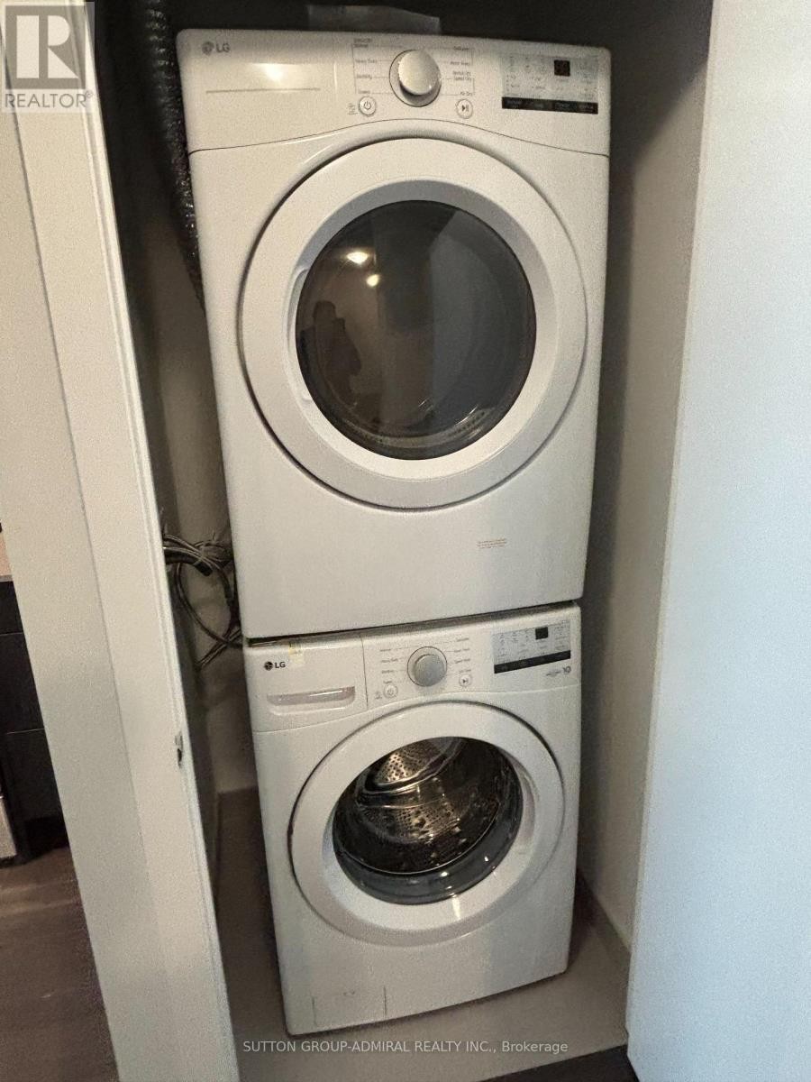 












1608 - 4130 PARKSIDE VILLAGE DRIVE

,
Mississauga (City Centre),




Ontario
L5B3M8

