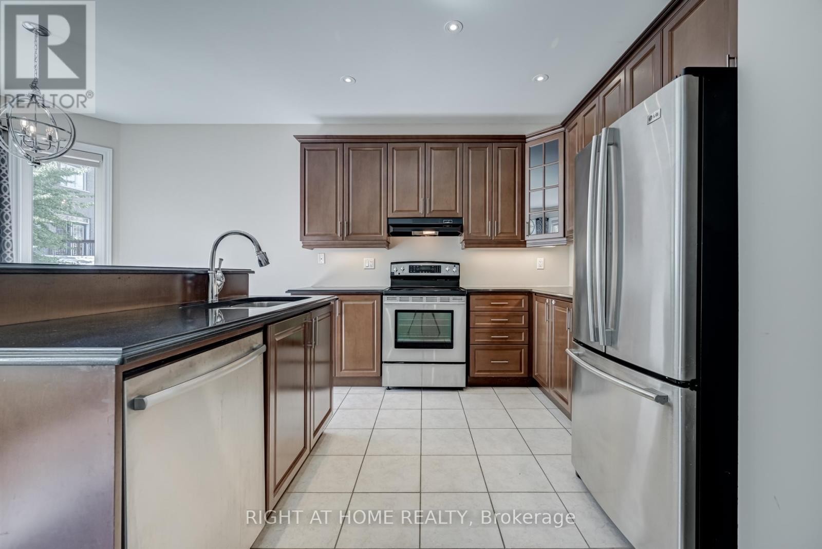 












3407 WHILABOUT TERRACE

,
Oakville (BR Bronte),




Ontario
L6L0A7


