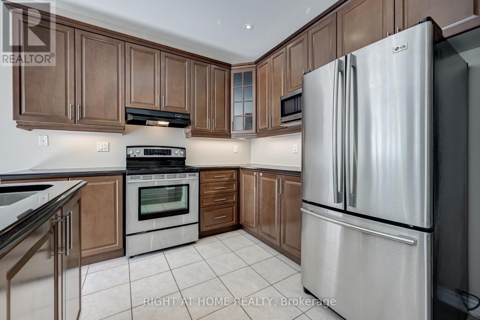 












3407 WHILABOUT TERRACE

,
Oakville (BR Bronte),




Ontario
L6L0A7

