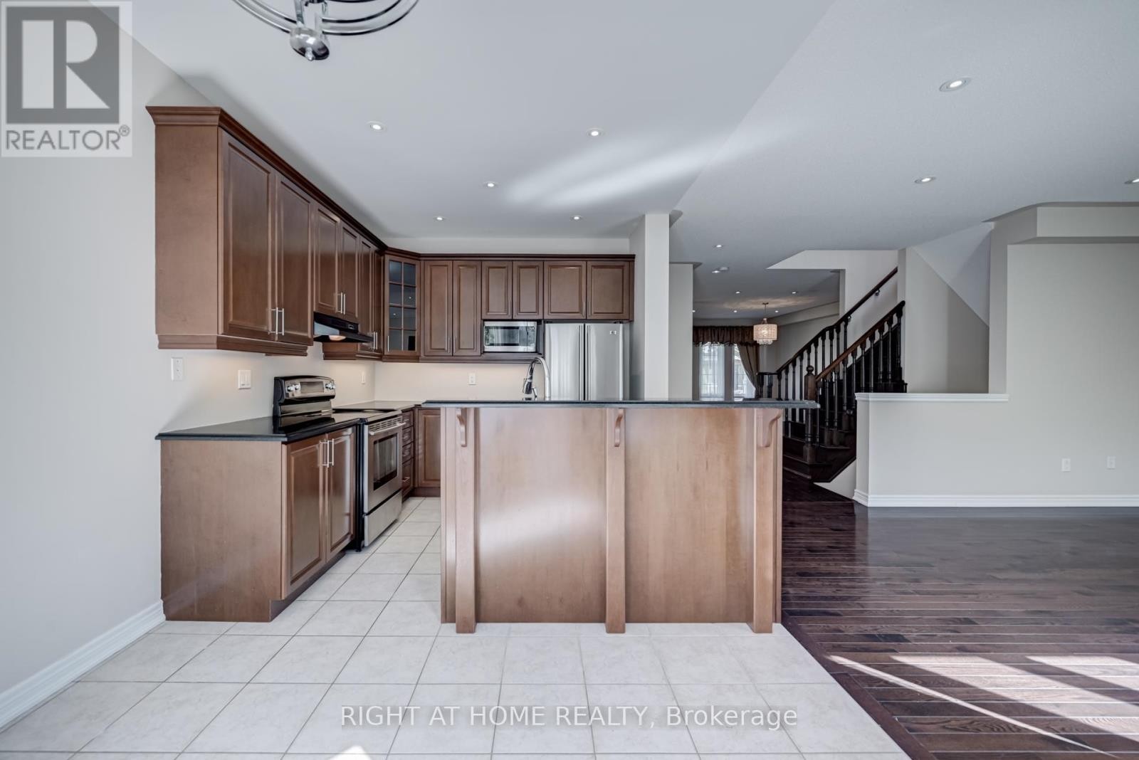 












3407 WHILABOUT TERRACE

,
Oakville (BR Bronte),




Ontario
L6L0A7

