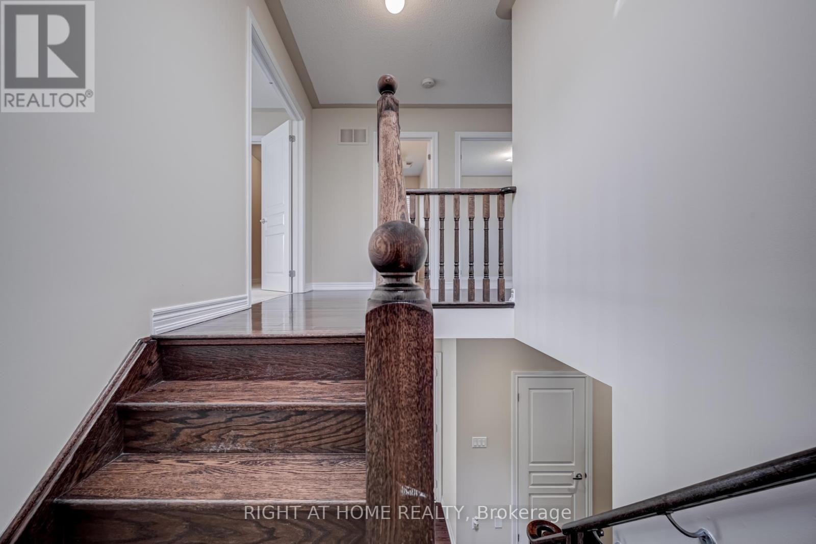 












3407 WHILABOUT TERRACE

,
Oakville (BR Bronte),




Ontario
L6L0A7

