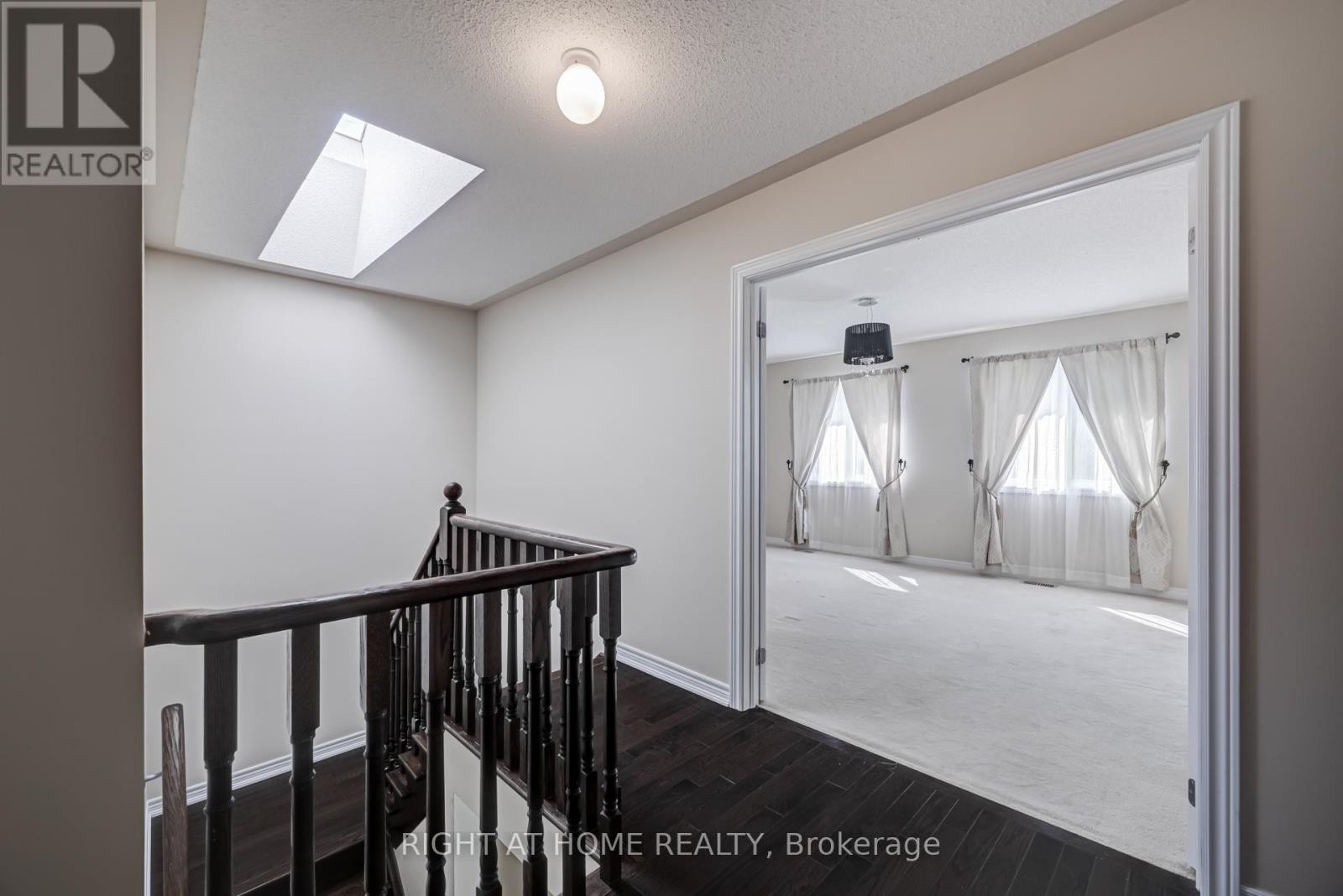 












3407 WHILABOUT TERRACE

,
Oakville (BR Bronte),




Ontario
L6L0A7

