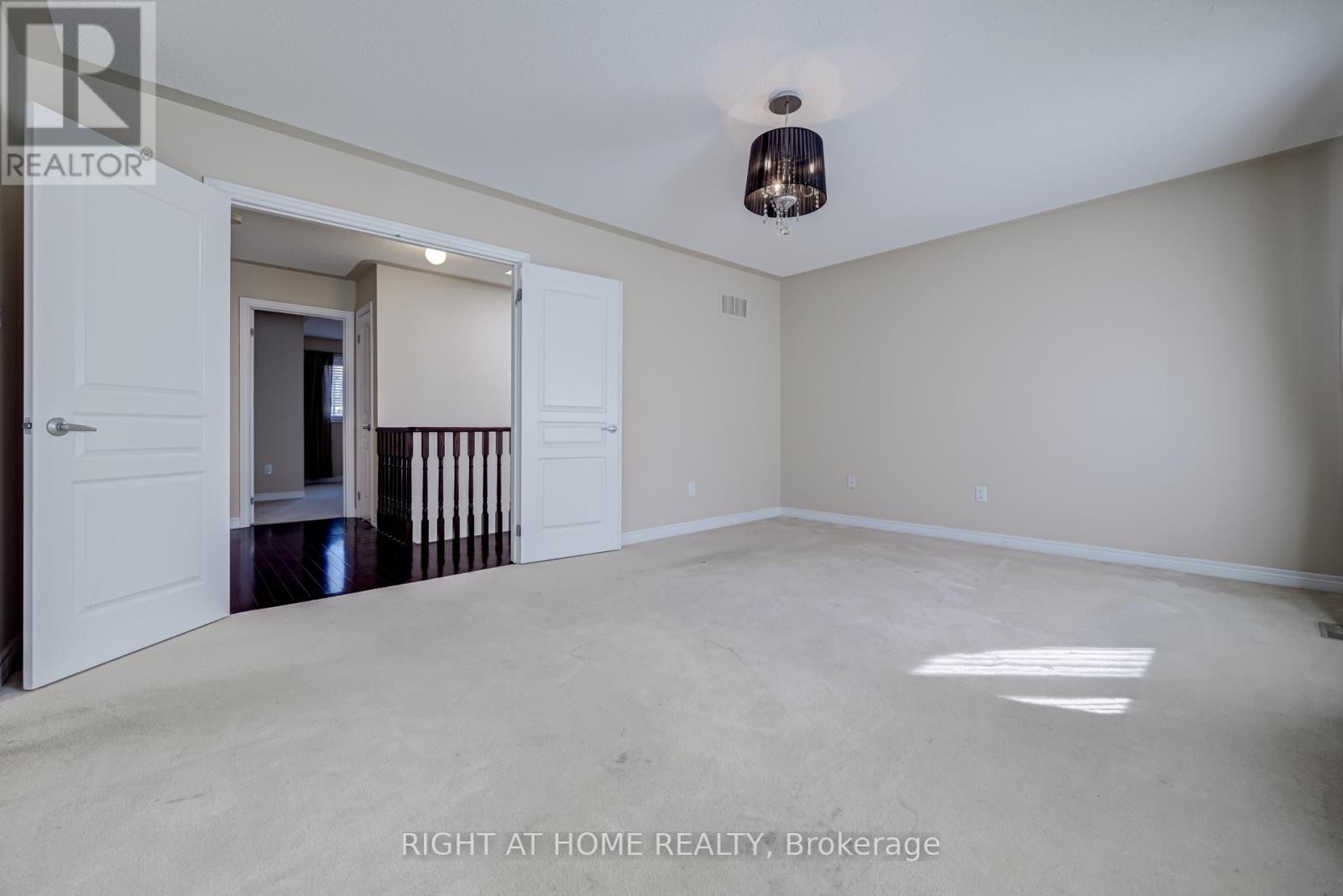 












3407 WHILABOUT TERRACE

,
Oakville (BR Bronte),




Ontario
L6L0A7

