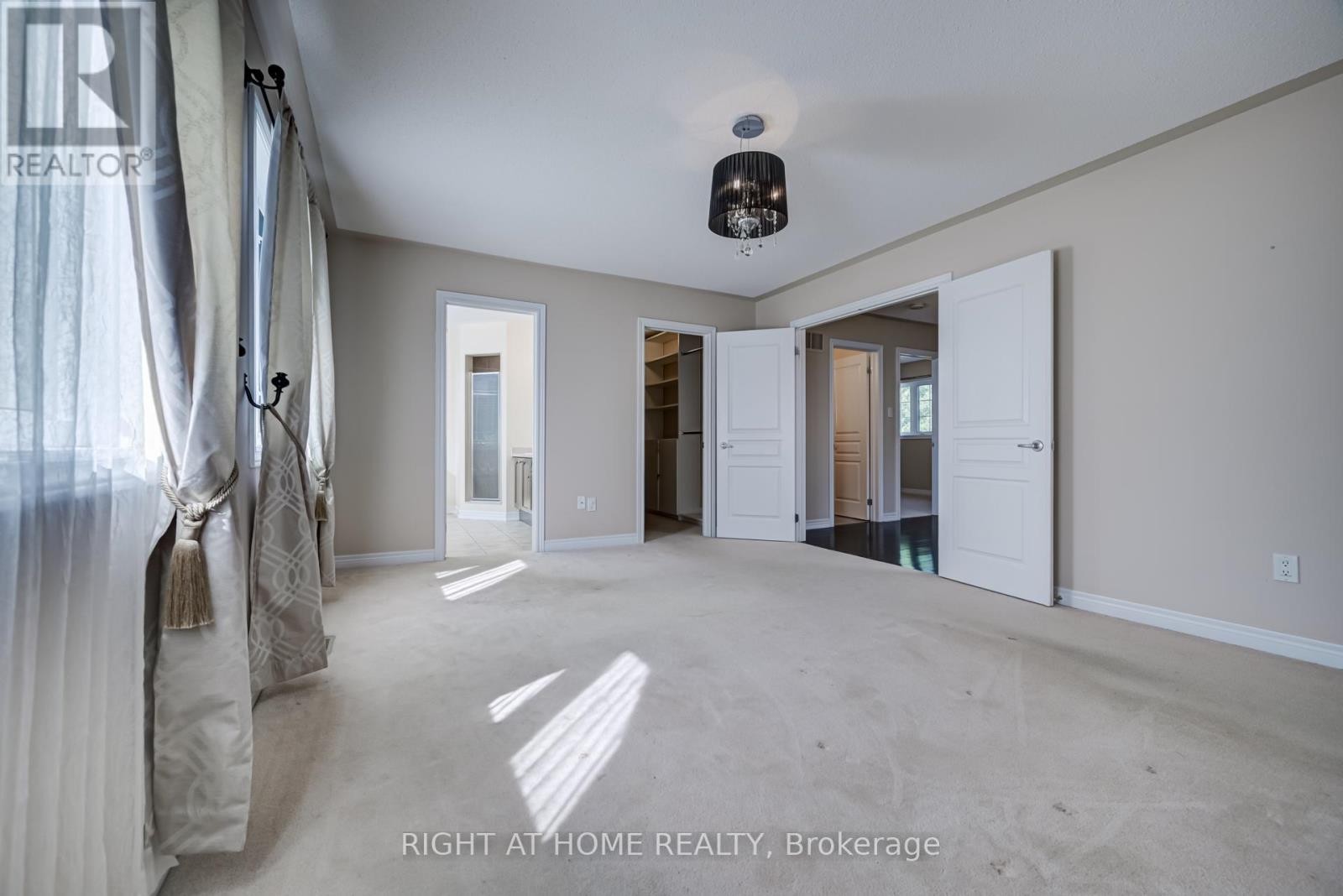 












3407 WHILABOUT TERRACE

,
Oakville (BR Bronte),




Ontario
L6L0A7

