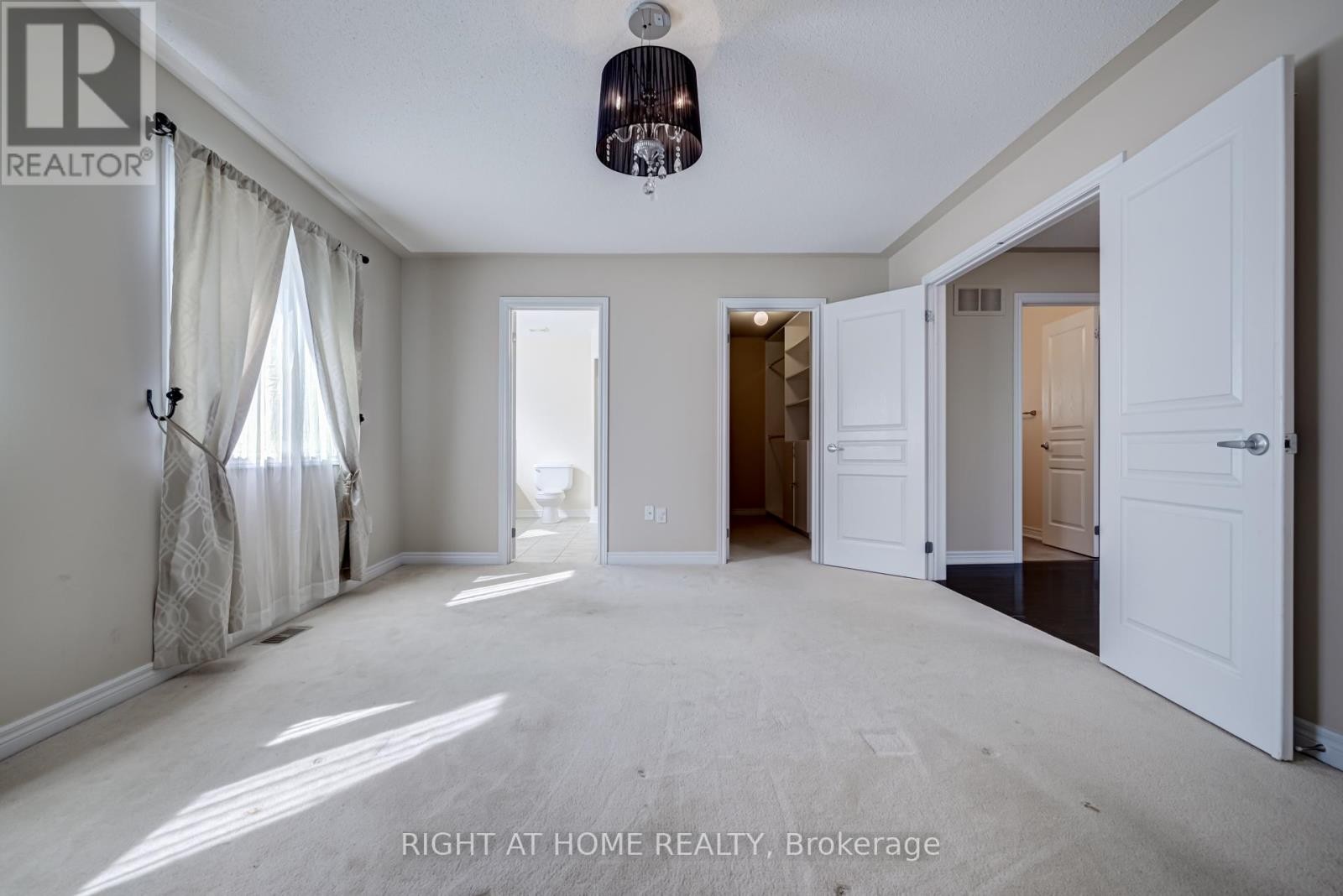 












3407 WHILABOUT TERRACE

,
Oakville (BR Bronte),




Ontario
L6L0A7

