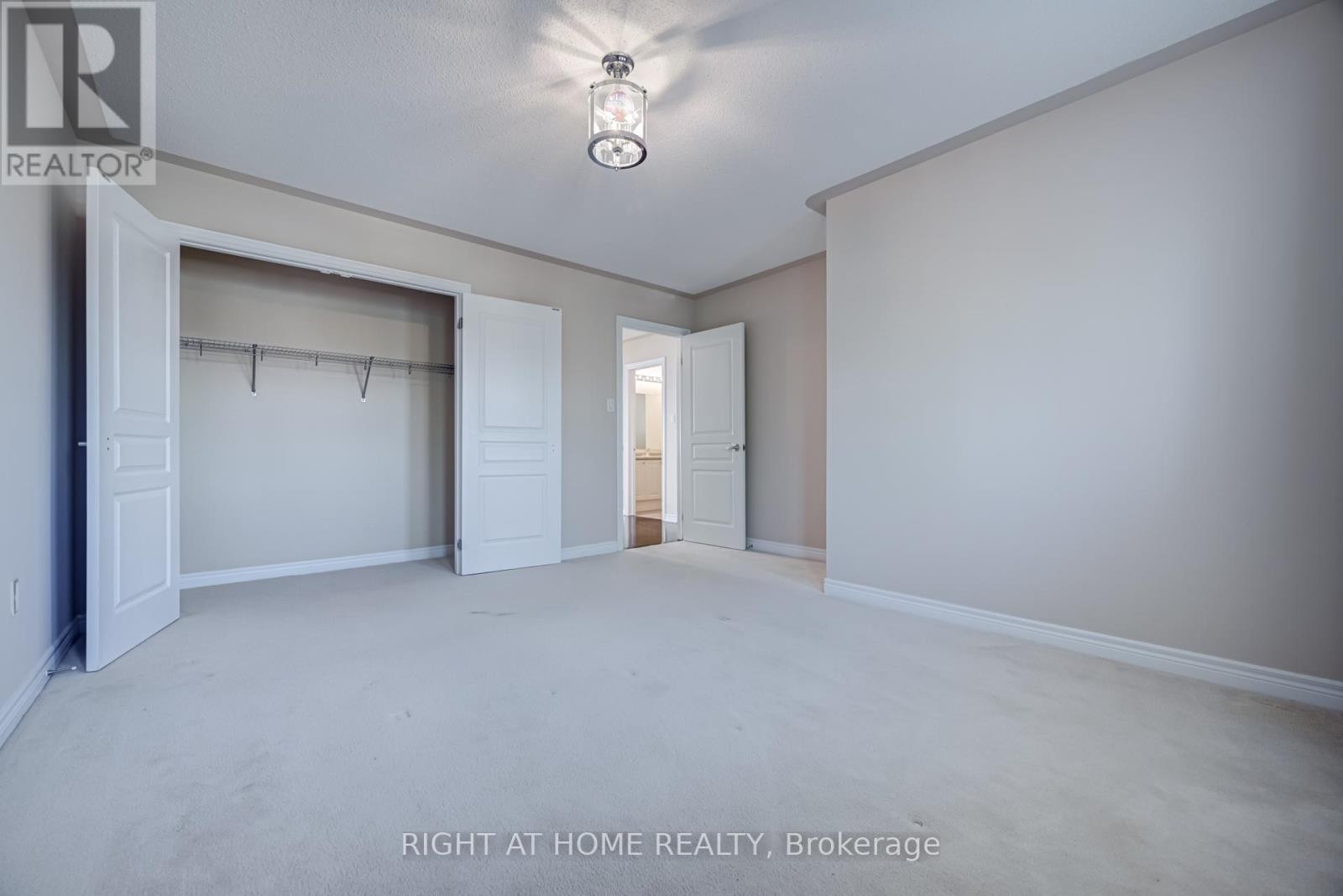 












3407 WHILABOUT TERRACE

,
Oakville (BR Bronte),




Ontario
L6L0A7

