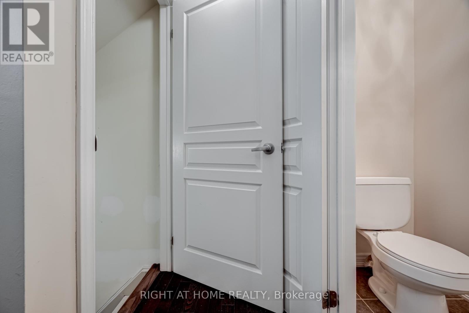 












3407 WHILABOUT TERRACE

,
Oakville (BR Bronte),




Ontario
L6L0A7

