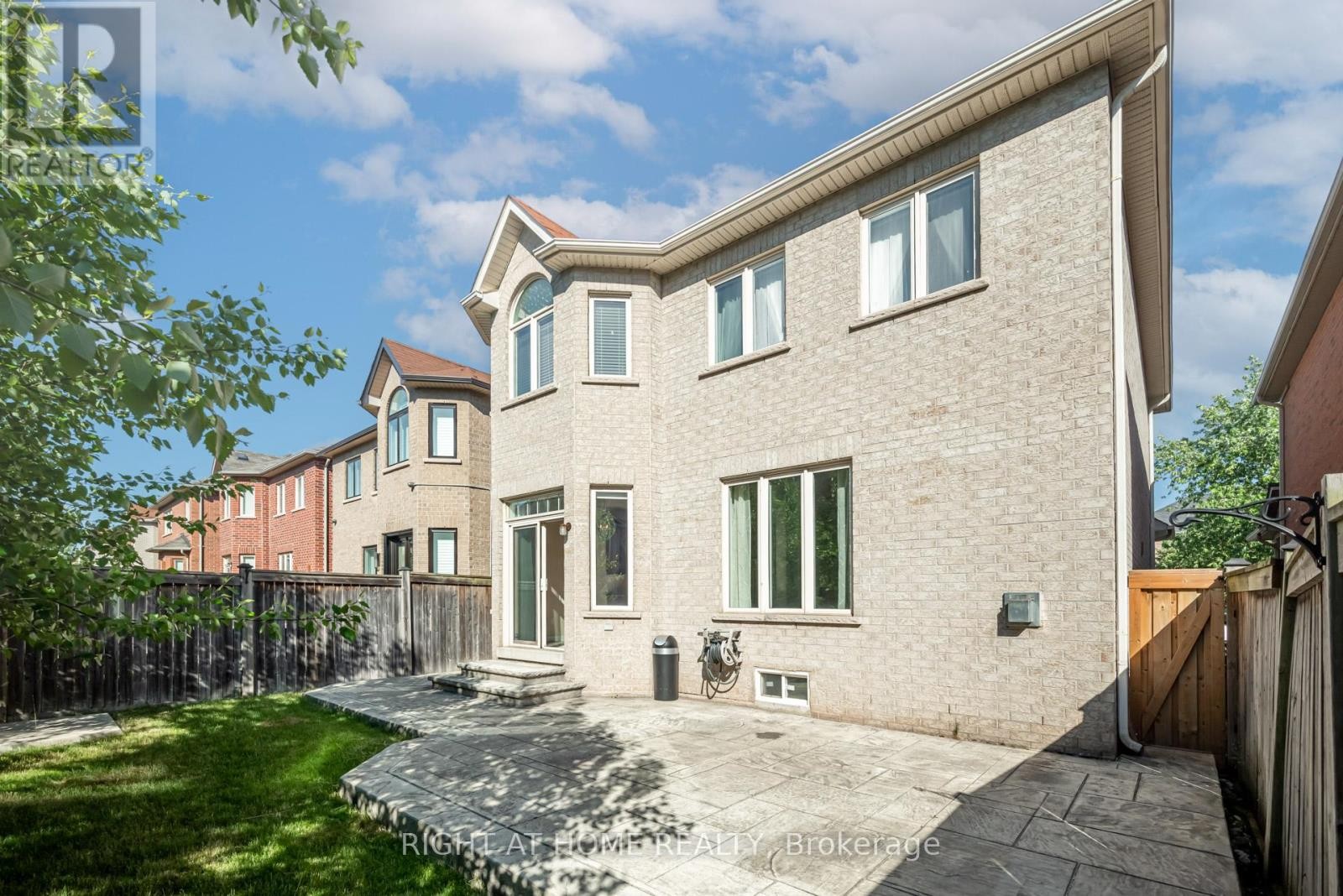 












3407 WHILABOUT TERRACE

,
Oakville (BR Bronte),




Ontario
L6L0A7

