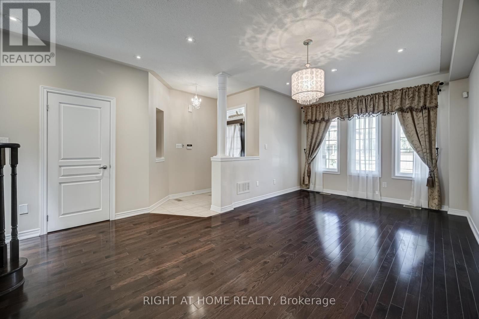 












3407 WHILABOUT TERRACE

,
Oakville (BR Bronte),




Ontario
L6L0A7


