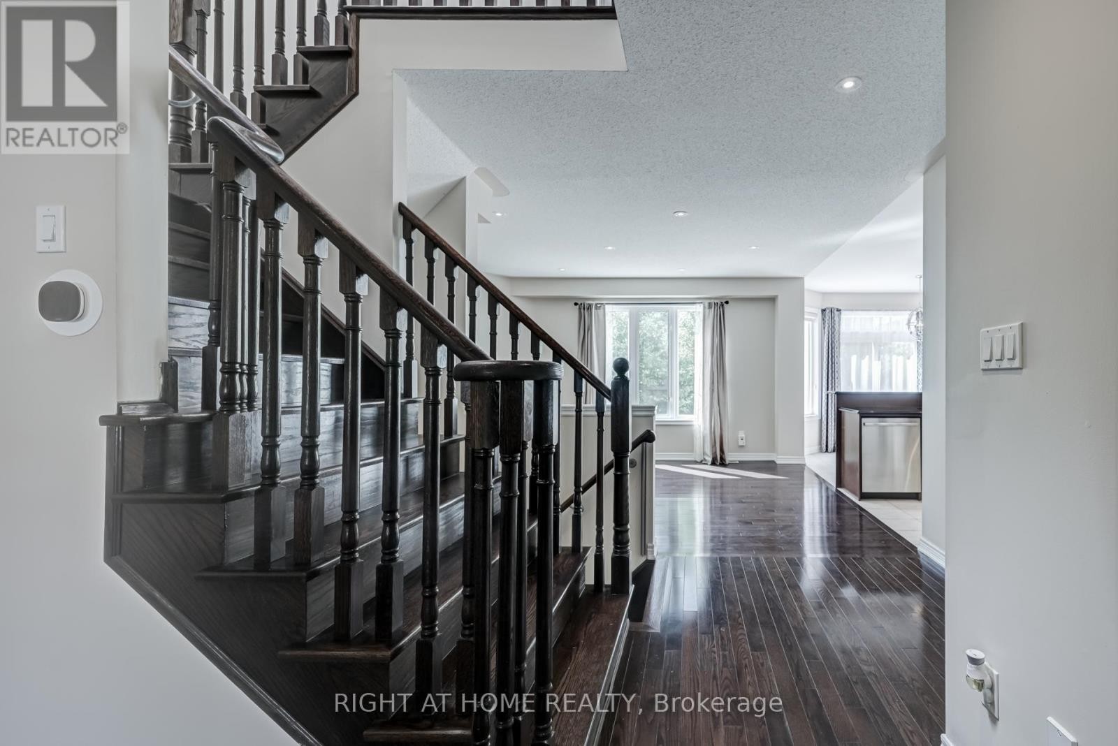 












3407 WHILABOUT TERRACE

,
Oakville (BR Bronte),




Ontario
L6L0A7

