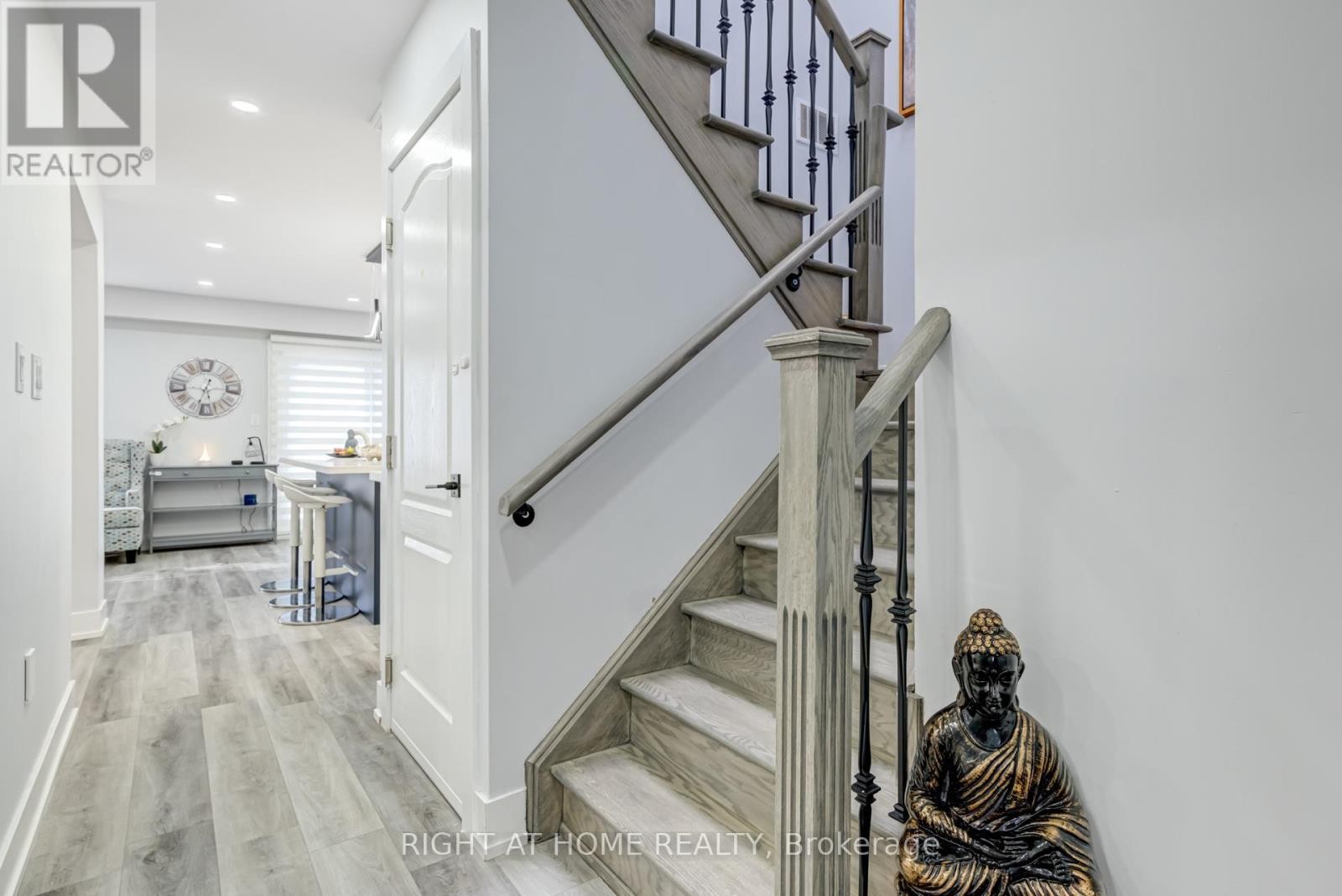 












3 FORESTGROVE CIRCLE

,
Brampton (Heart Lake East),




Ontario
L6Z4T2

