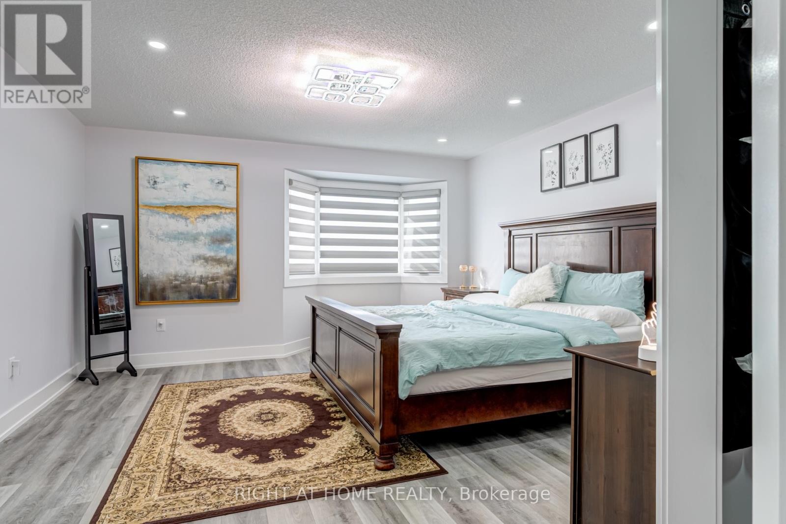 












3 FORESTGROVE CIRCLE

,
Brampton (Heart Lake East),




Ontario
L6Z4T2

