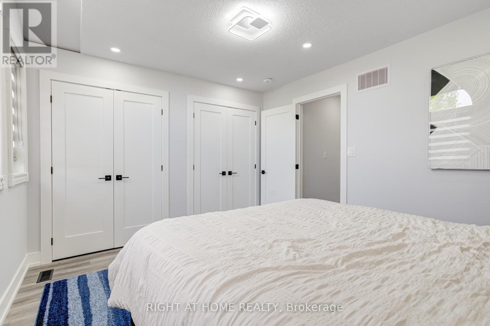 












3 FORESTGROVE CIRCLE

,
Brampton (Heart Lake East),




Ontario
L6Z4T2

