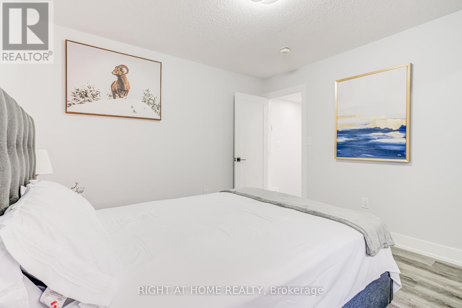 












3 FORESTGROVE CIRCLE

,
Brampton (Heart Lake East),




Ontario
L6Z4T2

