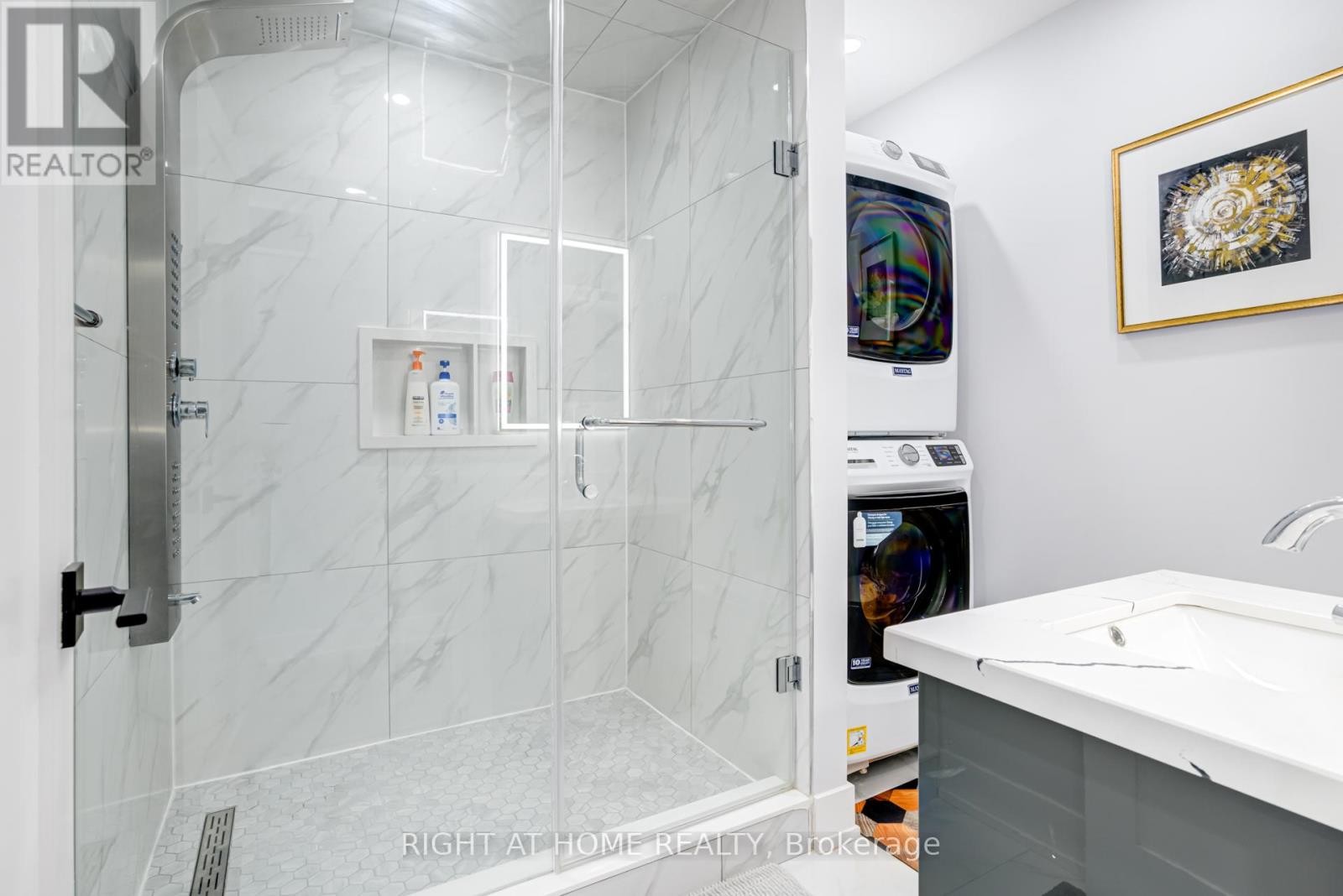 












3 FORESTGROVE CIRCLE

,
Brampton (Heart Lake East),




Ontario
L6Z4T2

