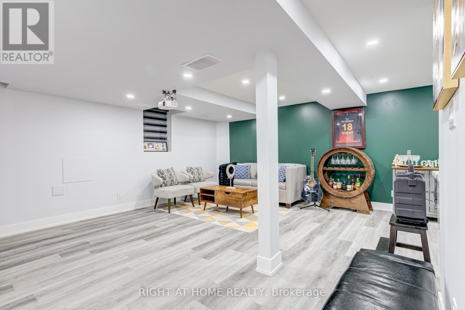 












3 FORESTGROVE CIRCLE

,
Brampton (Heart Lake East),




Ontario
L6Z4T2

