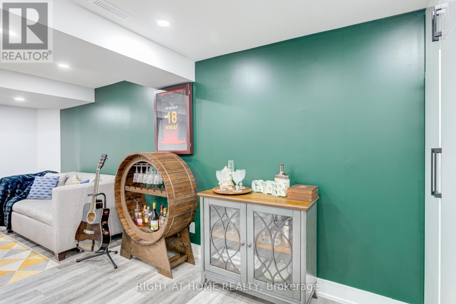 












3 FORESTGROVE CIRCLE

,
Brampton (Heart Lake East),




Ontario
L6Z4T2

