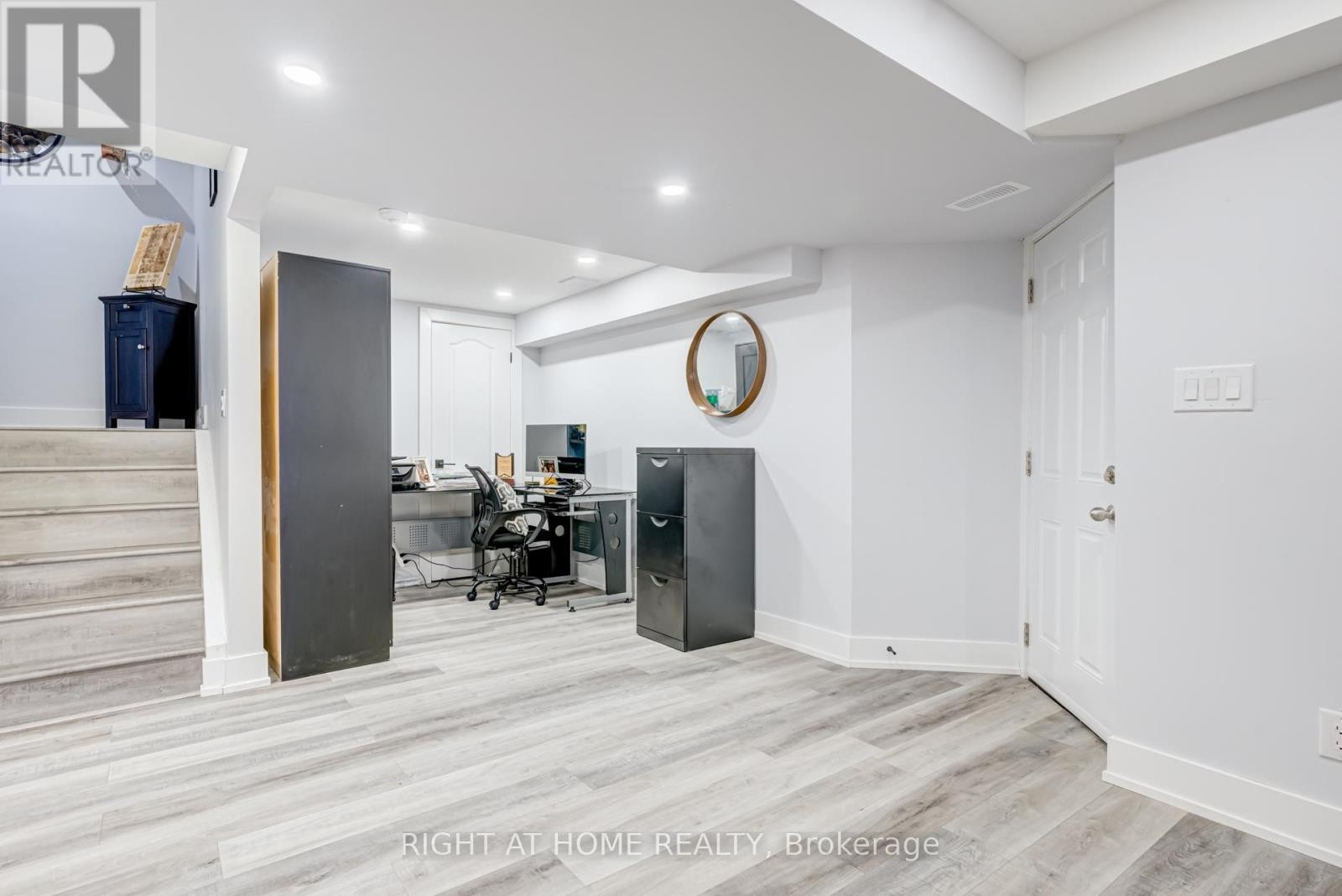 












3 FORESTGROVE CIRCLE

,
Brampton (Heart Lake East),




Ontario
L6Z4T2

