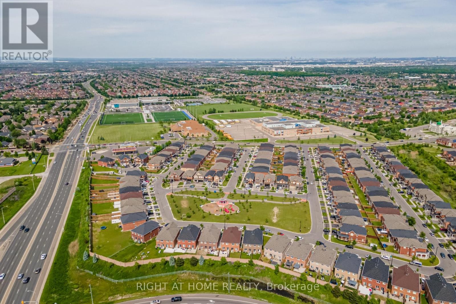 












3 FORESTGROVE CIRCLE

,
Brampton (Heart Lake East),




Ontario
L6Z4T2

