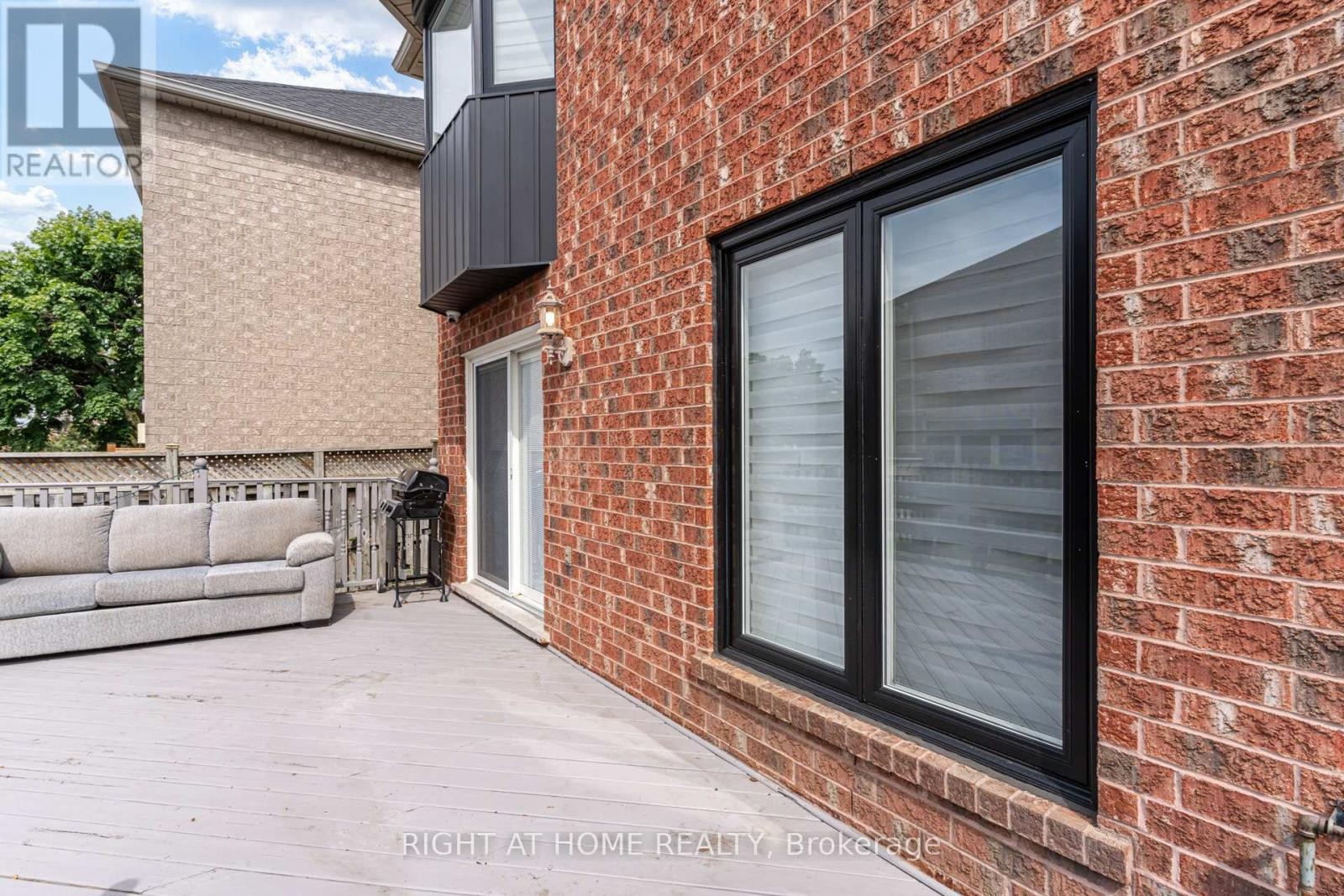 












3 FORESTGROVE CIRCLE

,
Brampton (Heart Lake East),




Ontario
L6Z4T2

