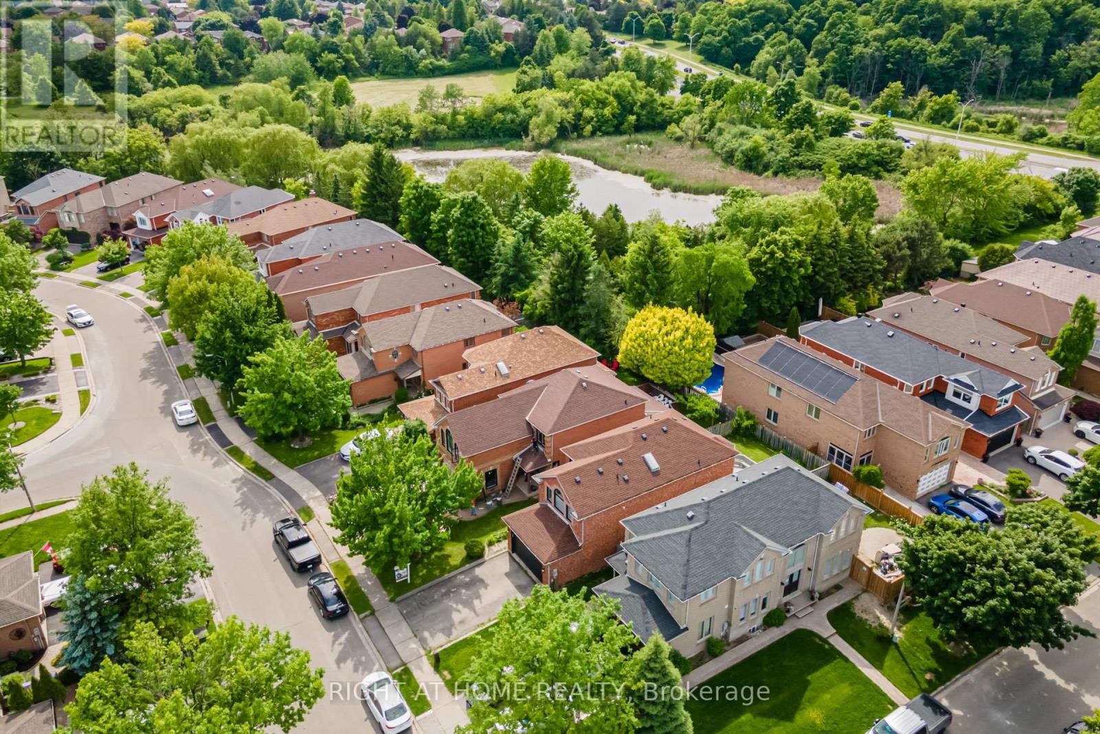 












3 FORESTGROVE CIRCLE

,
Brampton (Heart Lake East),




Ontario
L6Z4T2

