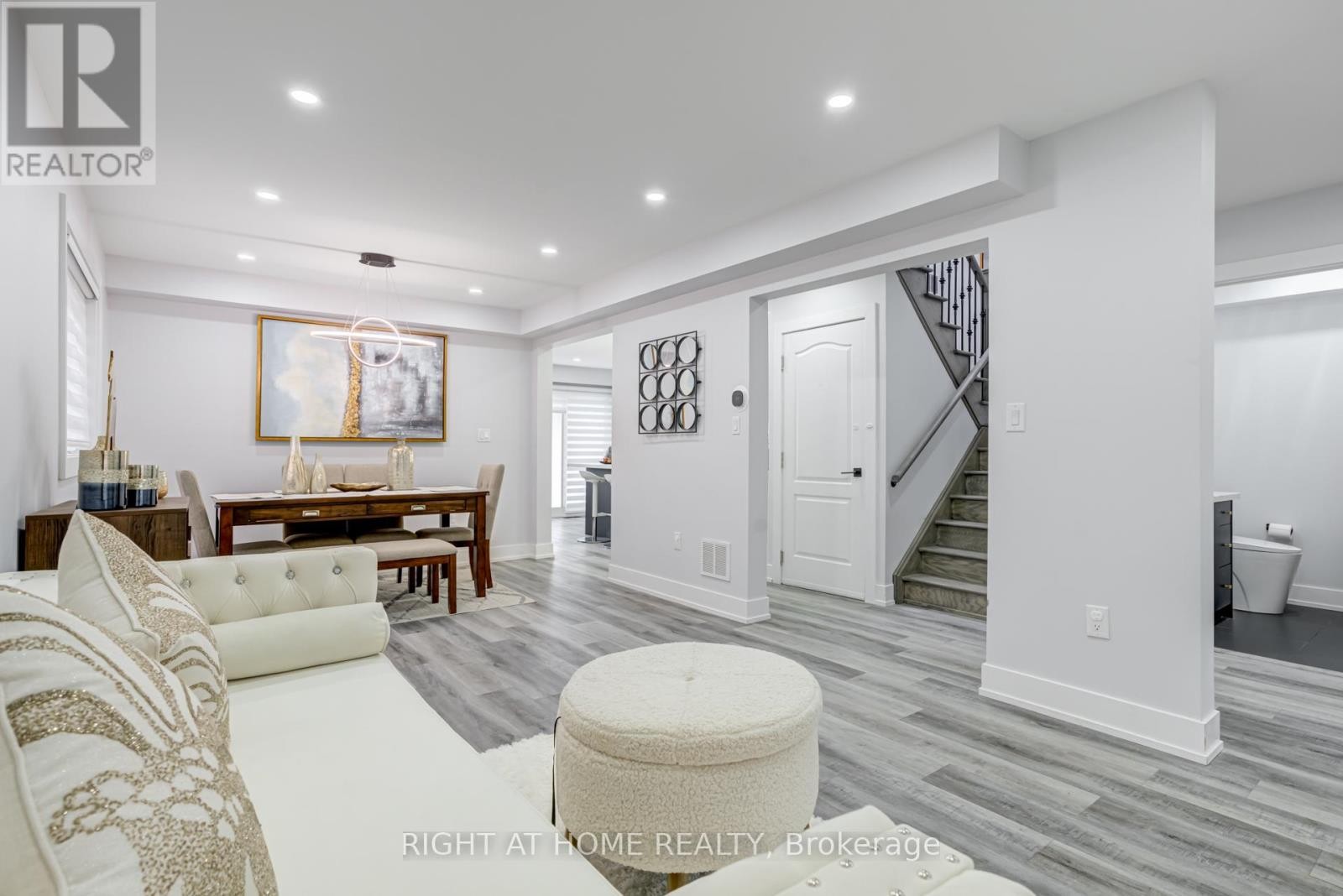 












3 FORESTGROVE CIRCLE

,
Brampton (Heart Lake East),




Ontario
L6Z4T2

