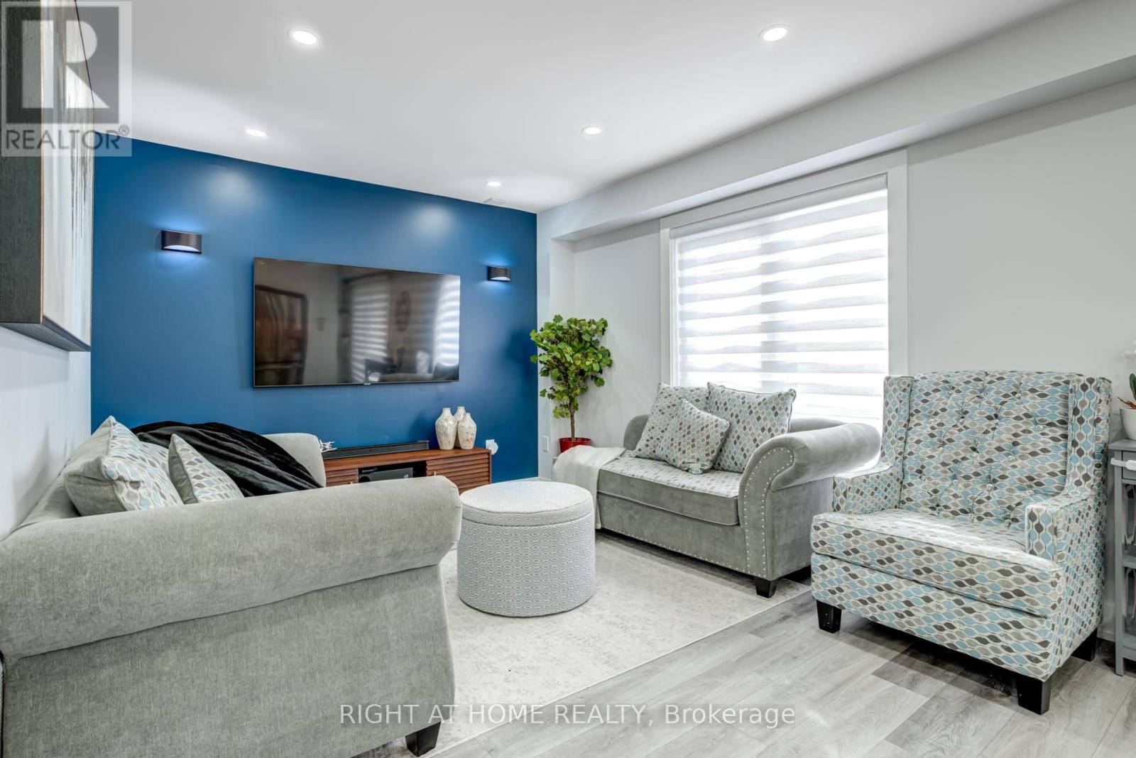 












3 FORESTGROVE CIRCLE

,
Brampton (Heart Lake East),




Ontario
L6Z4T2

