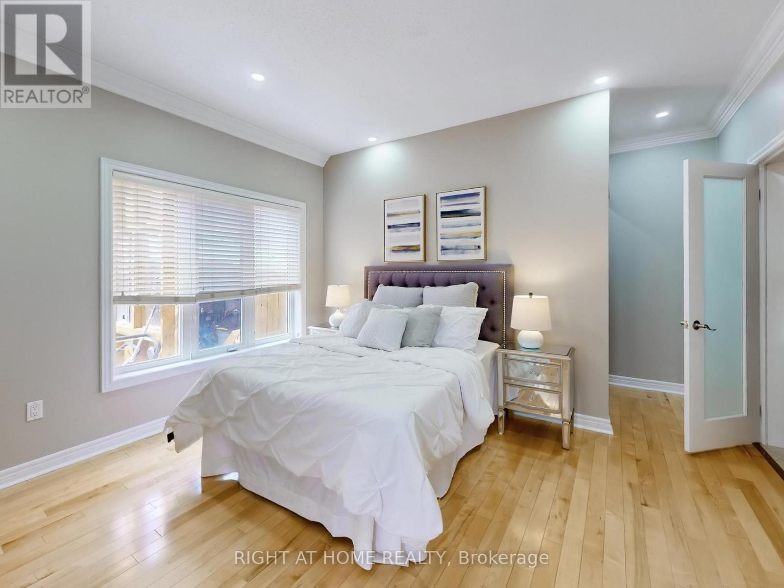 












3585 STONECUTTER CRESCENT

,
Mississauga (Churchill Meadows),




Ontario
L5M7N7

