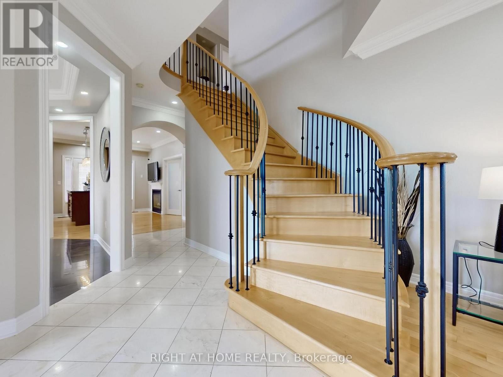 












3585 STONECUTTER CRESCENT

,
Mississauga (Churchill Meadows),




Ontario
L5M7N7

