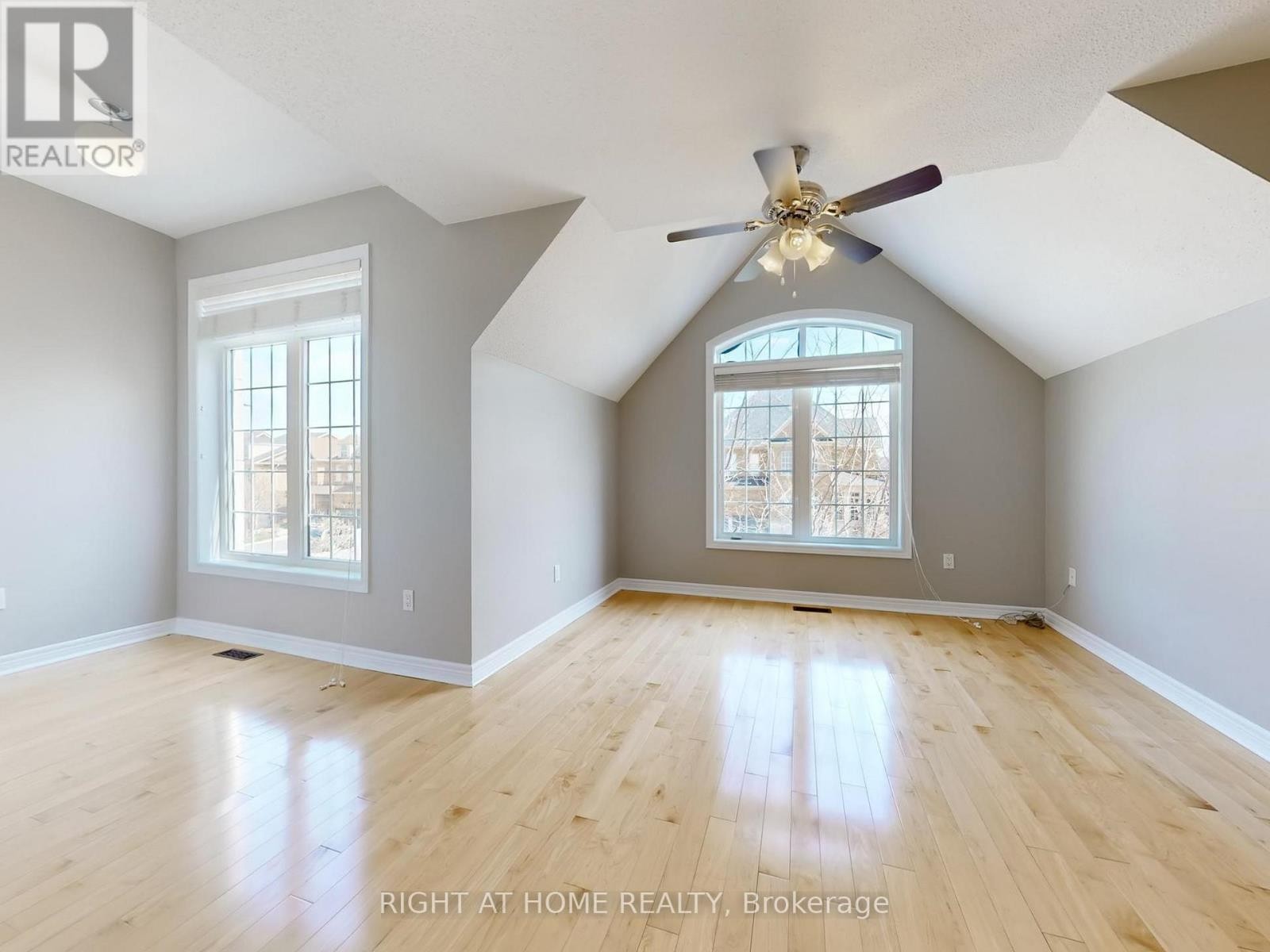 












3585 STONECUTTER CRESCENT

,
Mississauga (Churchill Meadows),




Ontario
L5M7N7

