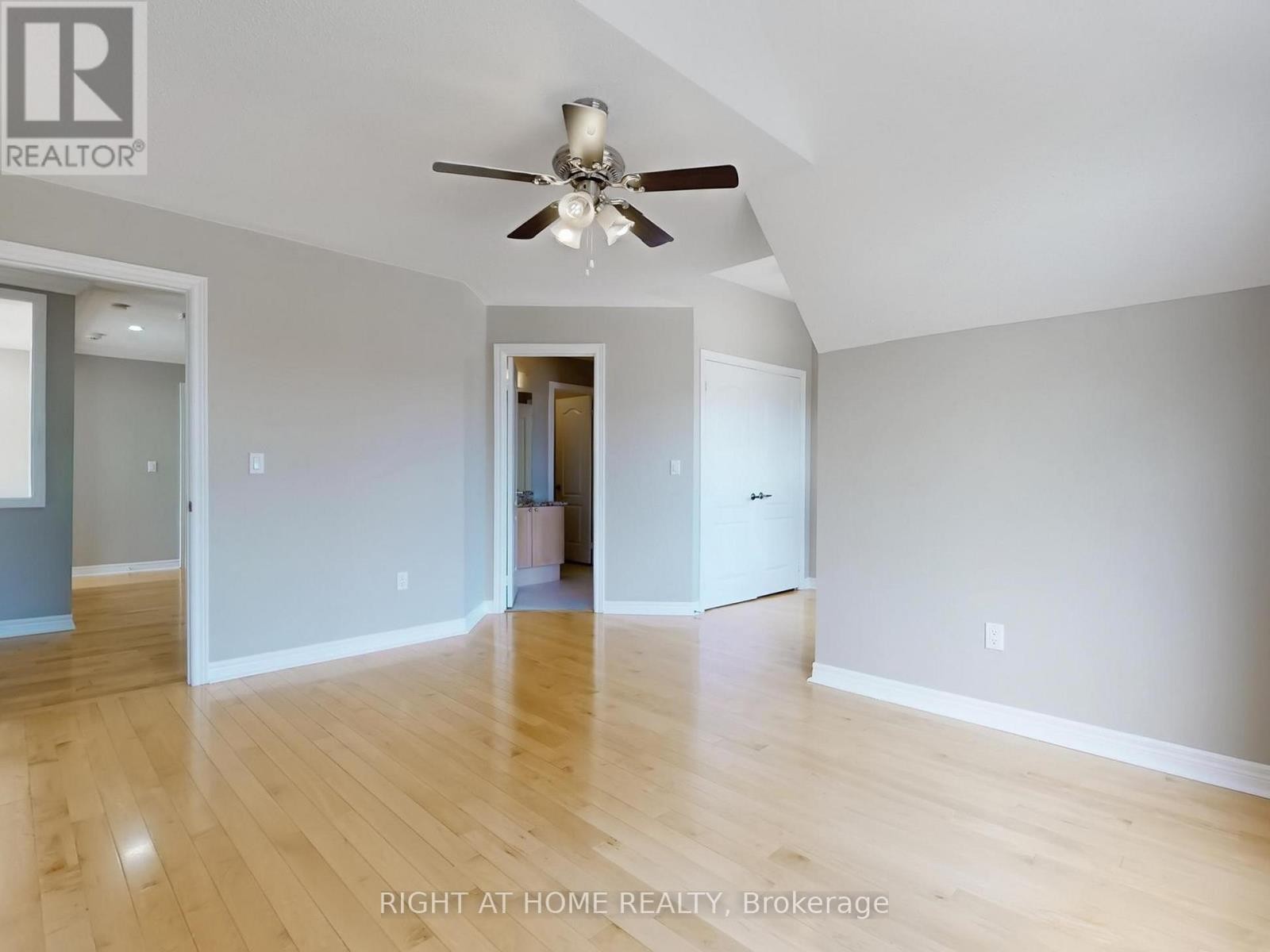 












3585 STONECUTTER CRESCENT

,
Mississauga (Churchill Meadows),




Ontario
L5M7N7

