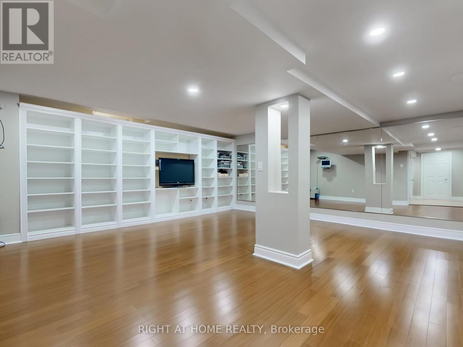 












3585 STONECUTTER CRESCENT

,
Mississauga (Churchill Meadows),




Ontario
L5M7N7

