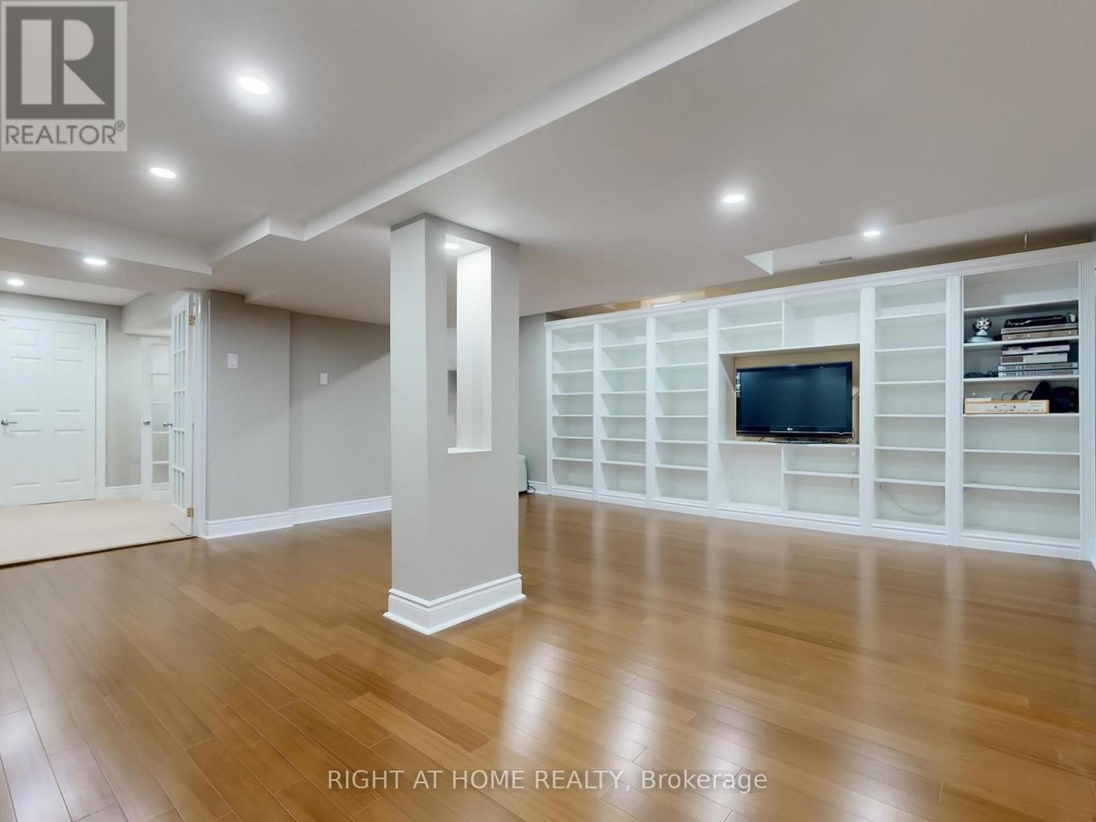 












3585 STONECUTTER CRESCENT

,
Mississauga (Churchill Meadows),




Ontario
L5M7N7

