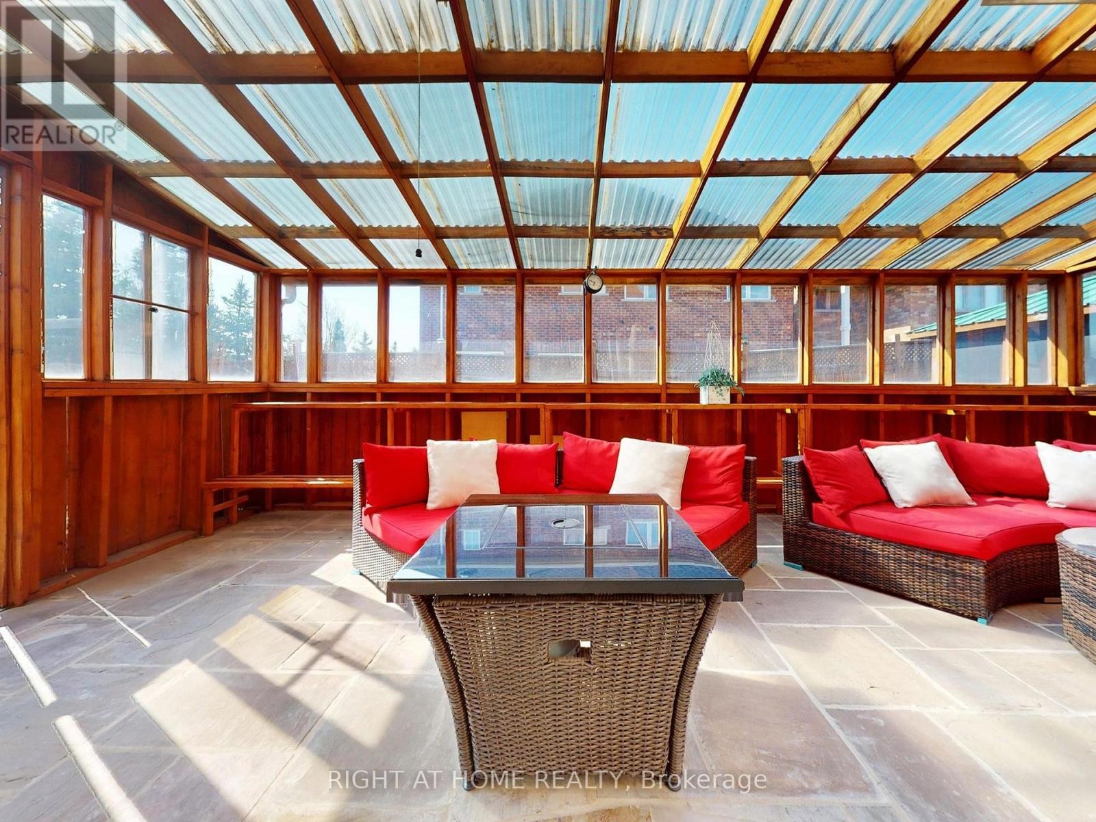 












3585 STONECUTTER CRESCENT

,
Mississauga (Churchill Meadows),




Ontario
L5M7N7

