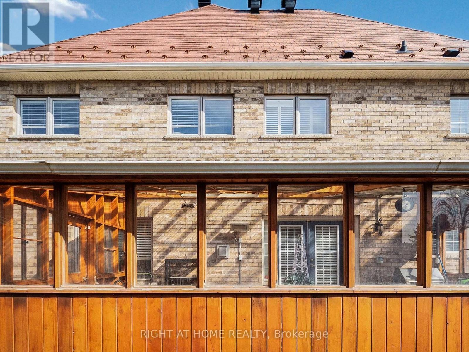 












3585 STONECUTTER CRESCENT

,
Mississauga (Churchill Meadows),




Ontario
L5M7N7

