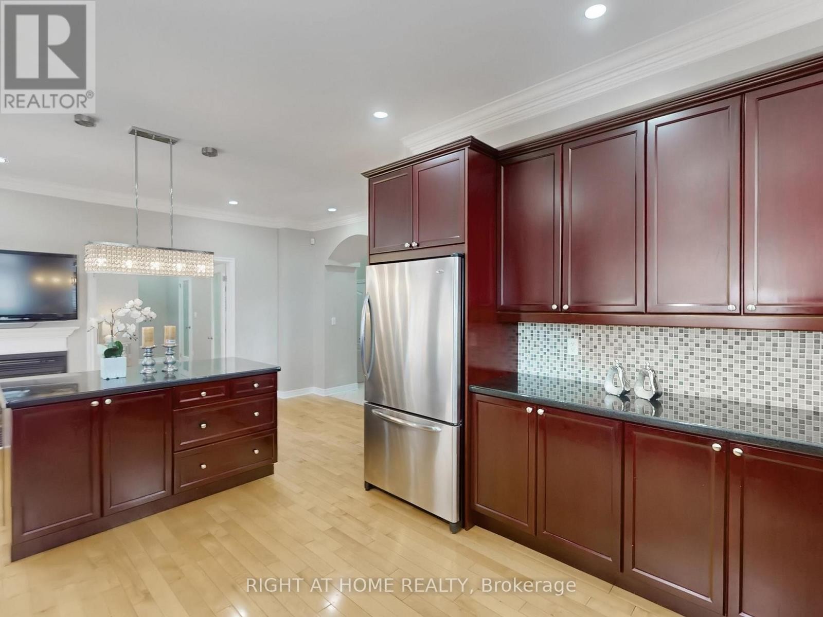 












3585 STONECUTTER CRESCENT

,
Mississauga (Churchill Meadows),




Ontario
L5M7N7

