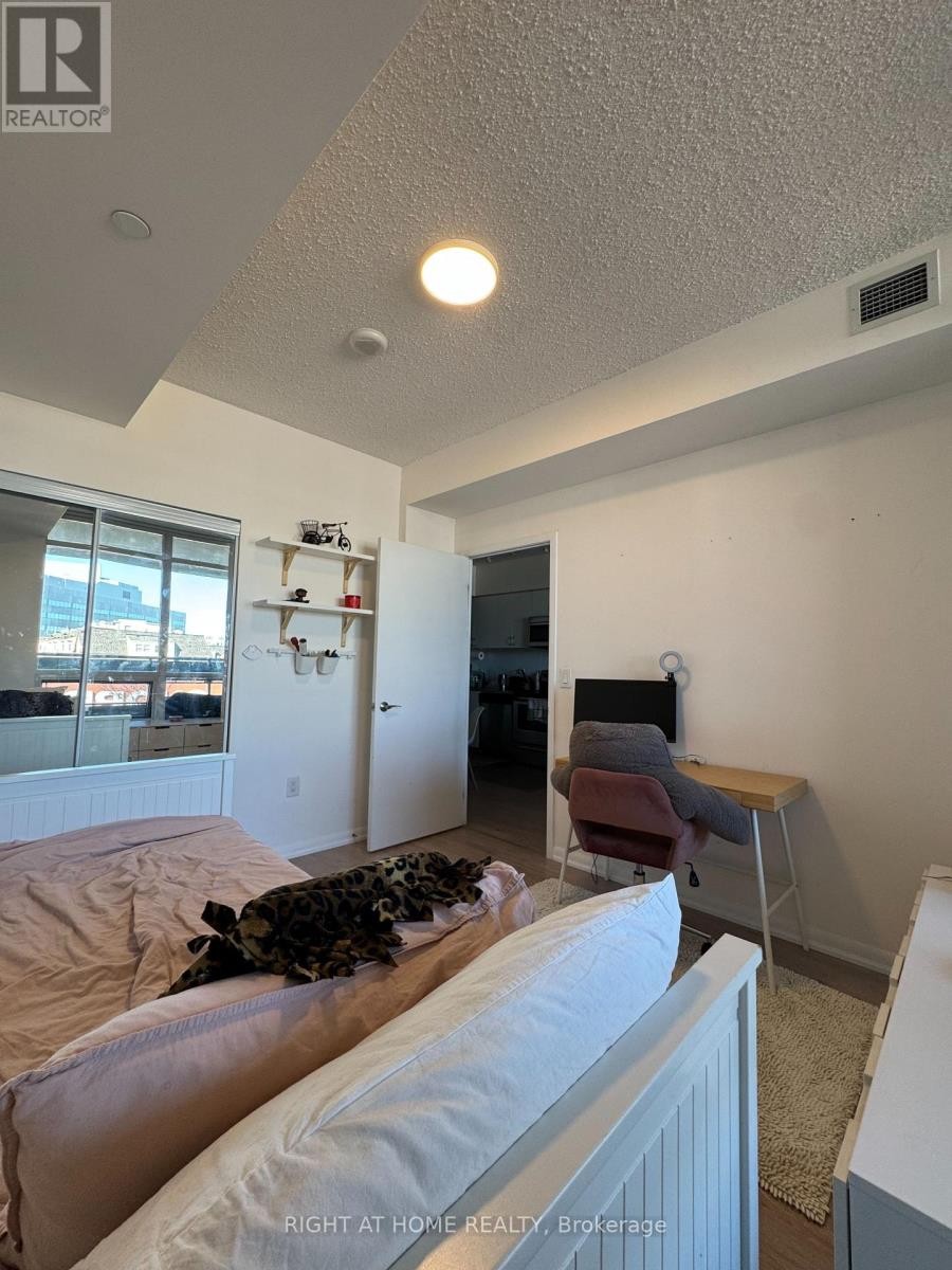 












238 - 36 VIA BAGNATO

,
Toronto (Yorkdale-Glen Park),




Ontario
M6A0B7

