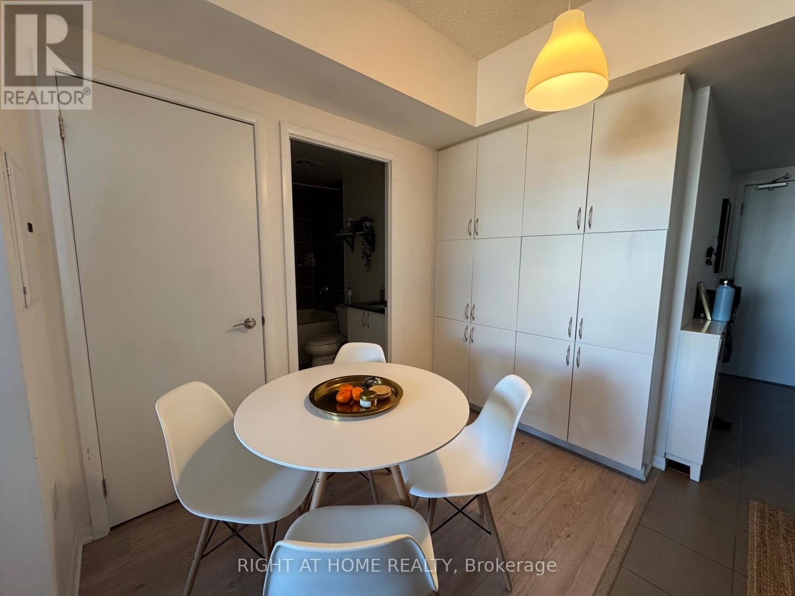 












238 - 36 VIA BAGNATO

,
Toronto (Yorkdale-Glen Park),




Ontario
M6A0B7

