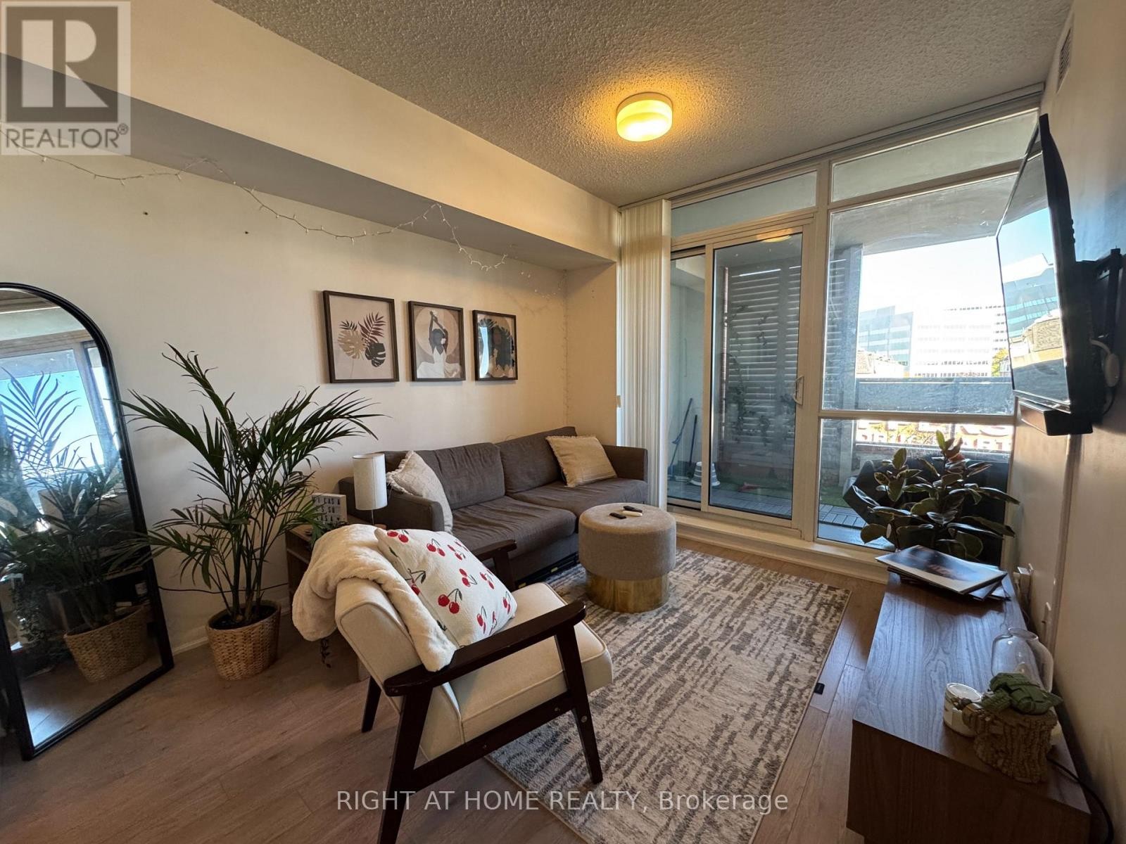 












238 - 36 VIA BAGNATO

,
Toronto (Yorkdale-Glen Park),




Ontario
M6A0B7

