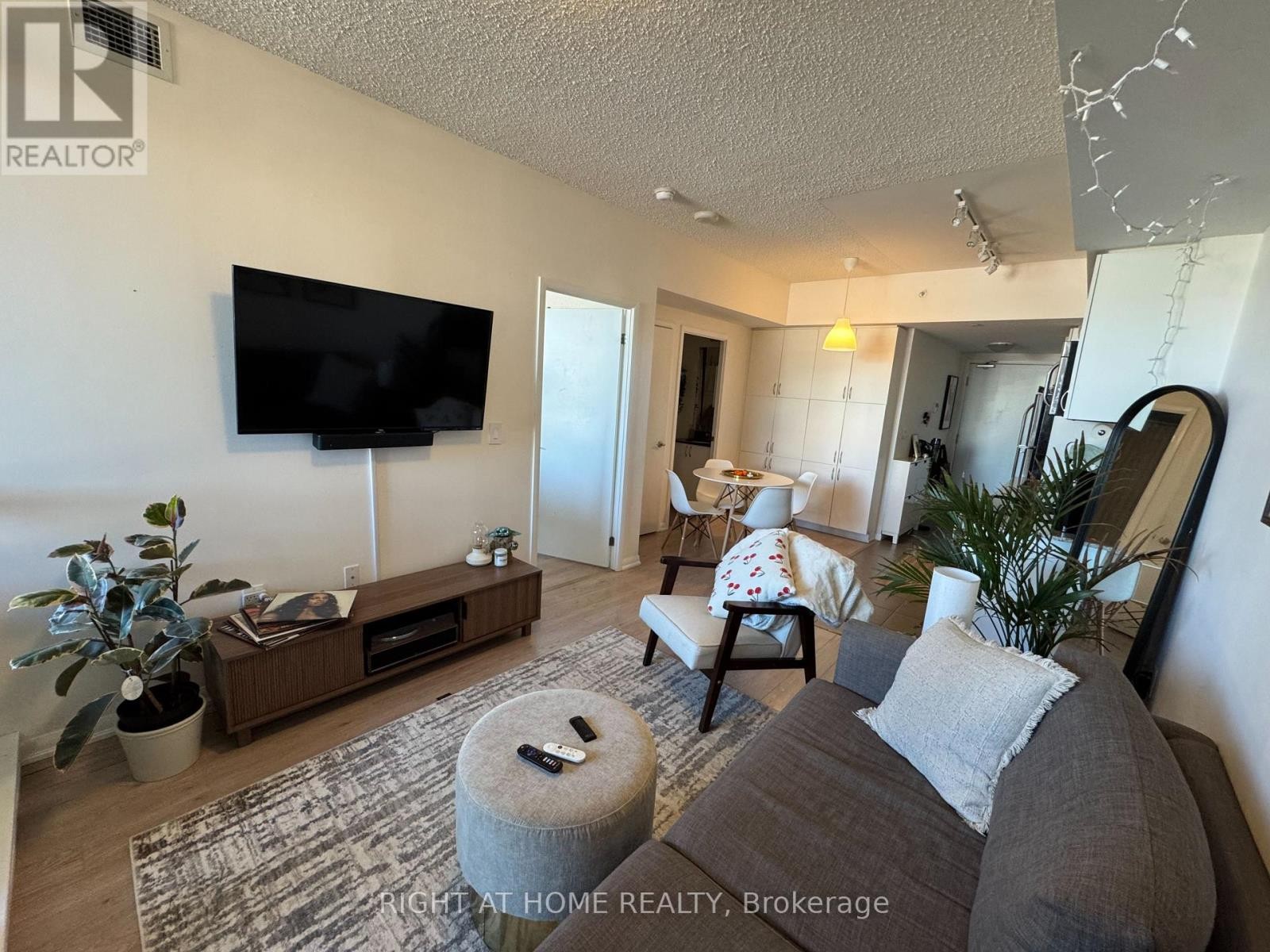 












238 - 36 VIA BAGNATO

,
Toronto (Yorkdale-Glen Park),




Ontario
M6A0B7

