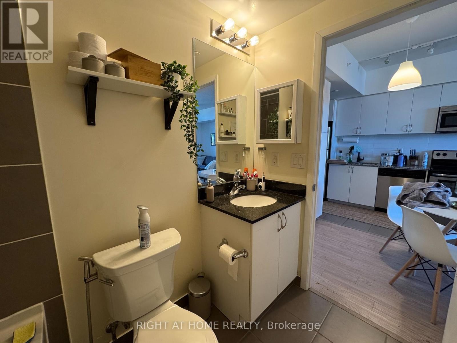 












238 - 36 VIA BAGNATO

,
Toronto (Yorkdale-Glen Park),




Ontario
M6A0B7

