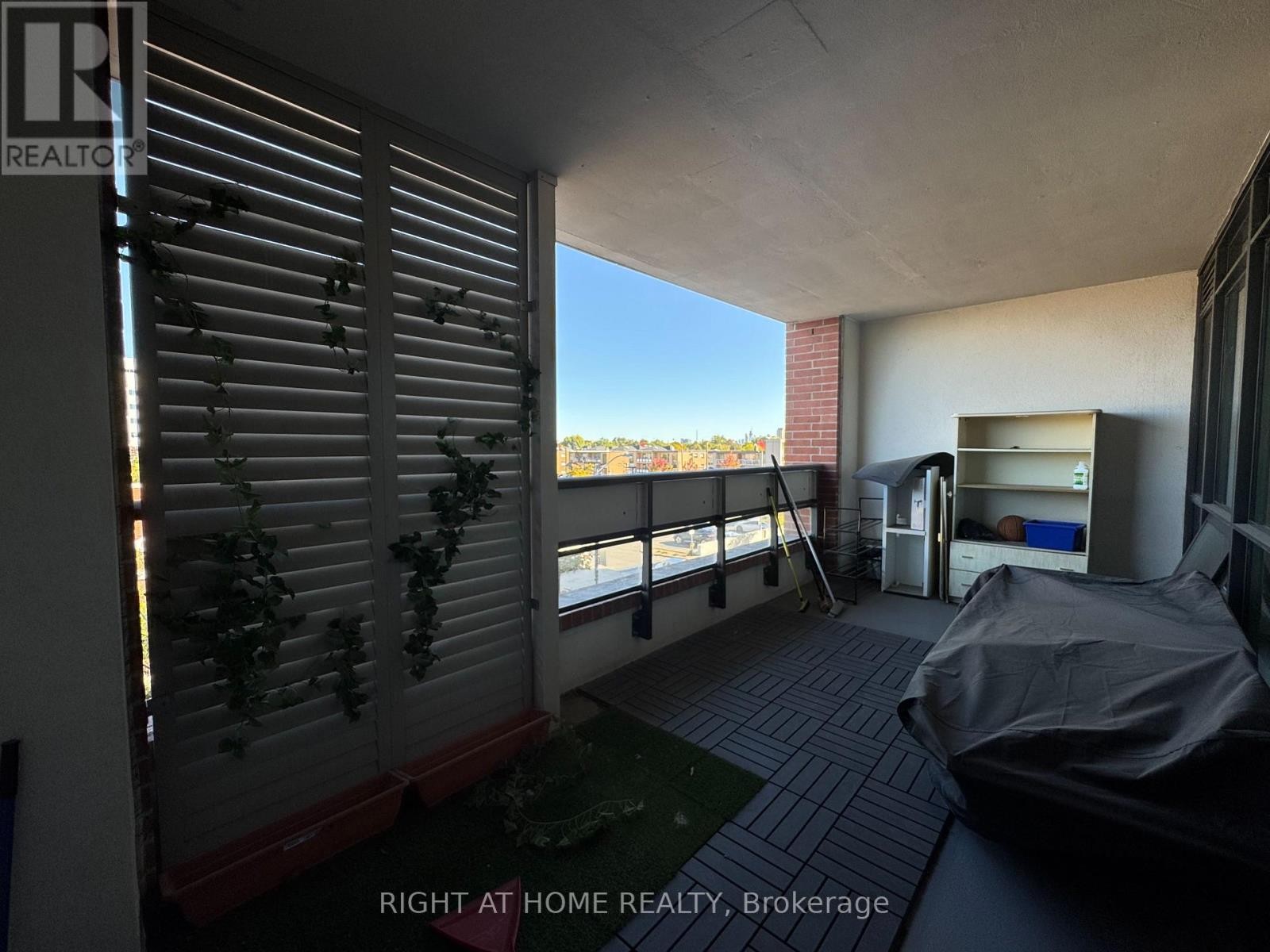 












238 - 36 VIA BAGNATO

,
Toronto (Yorkdale-Glen Park),




Ontario
M6A0B7

