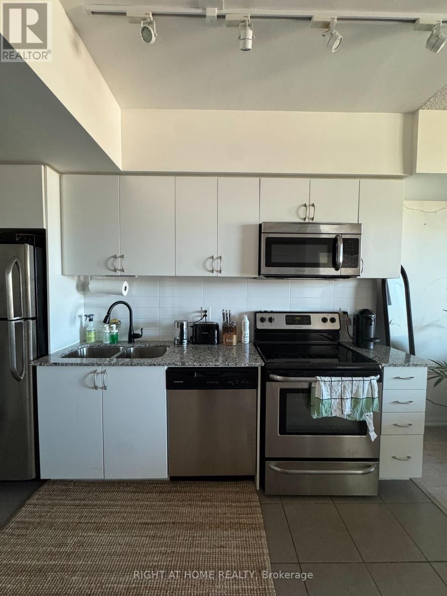 












238 - 36 VIA BAGNATO

,
Toronto (Yorkdale-Glen Park),




Ontario
M6A0B7

