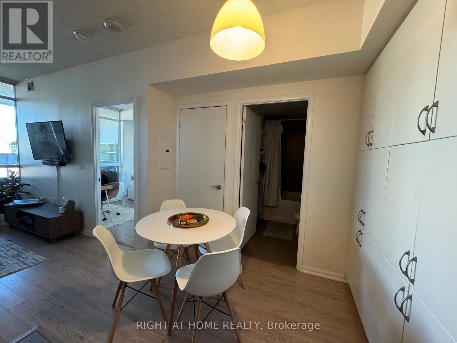 












238 - 36 VIA BAGNATO

,
Toronto (Yorkdale-Glen Park),




Ontario
M6A0B7

