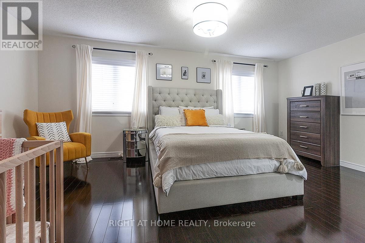 












59 - 745 FARMSTEAD DRIVE

,
Milton (WI Willmott),




Ontario
L9T8B1

