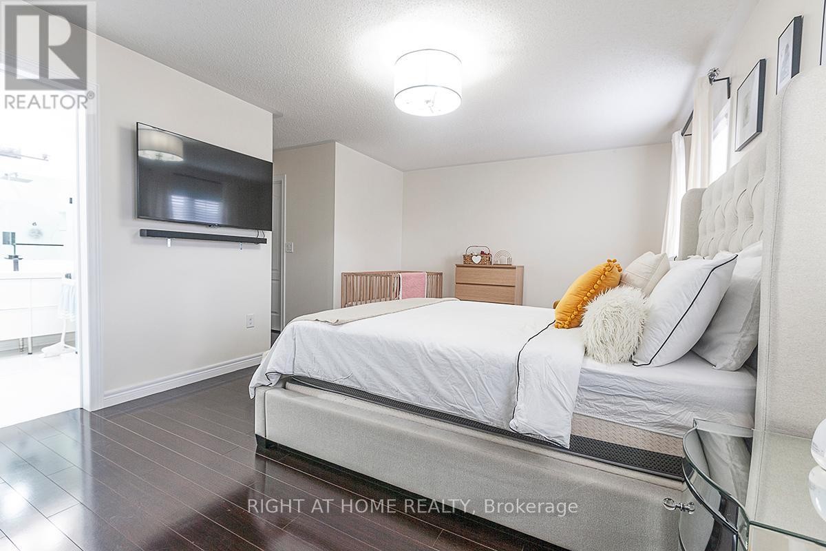 












59 - 745 FARMSTEAD DRIVE

,
Milton (WI Willmott),




Ontario
L9T8B1

