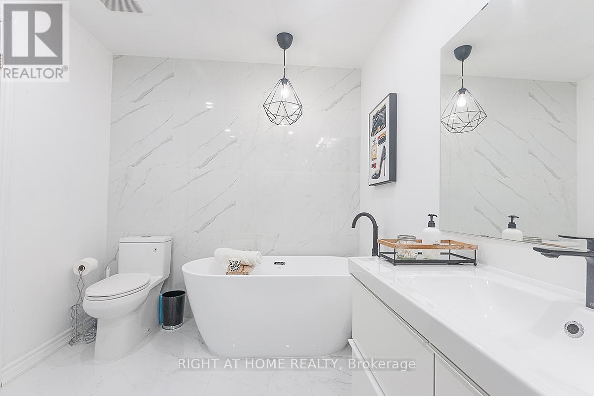 












59 - 745 FARMSTEAD DRIVE

,
Milton (WI Willmott),




Ontario
L9T8B1

