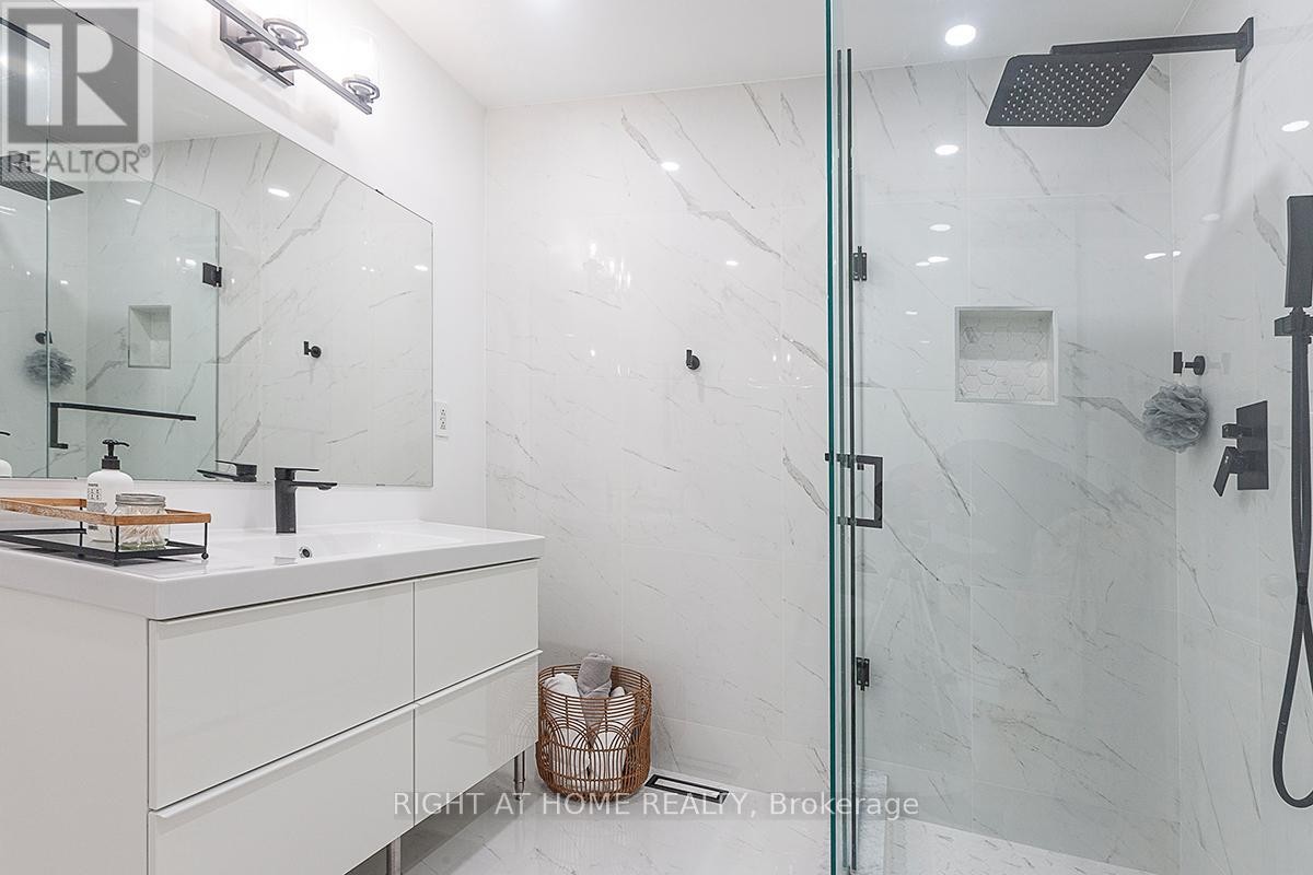 












59 - 745 FARMSTEAD DRIVE

,
Milton (WI Willmott),




Ontario
L9T8B1

