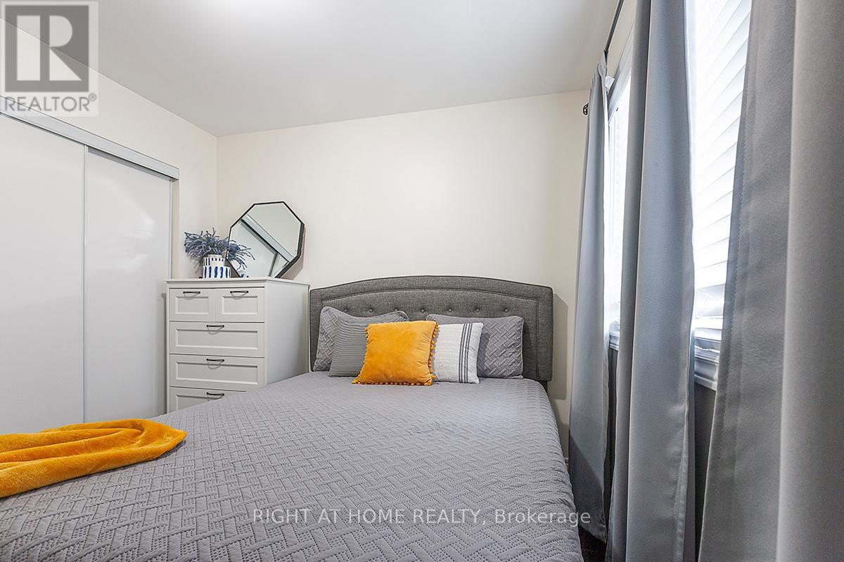 












59 - 745 FARMSTEAD DRIVE

,
Milton (WI Willmott),




Ontario
L9T8B1

