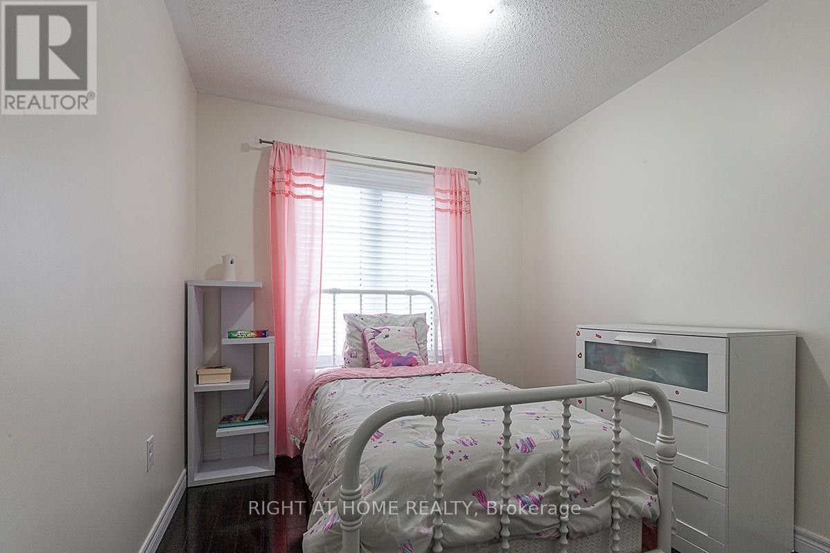 












59 - 745 FARMSTEAD DRIVE

,
Milton (WI Willmott),




Ontario
L9T8B1

